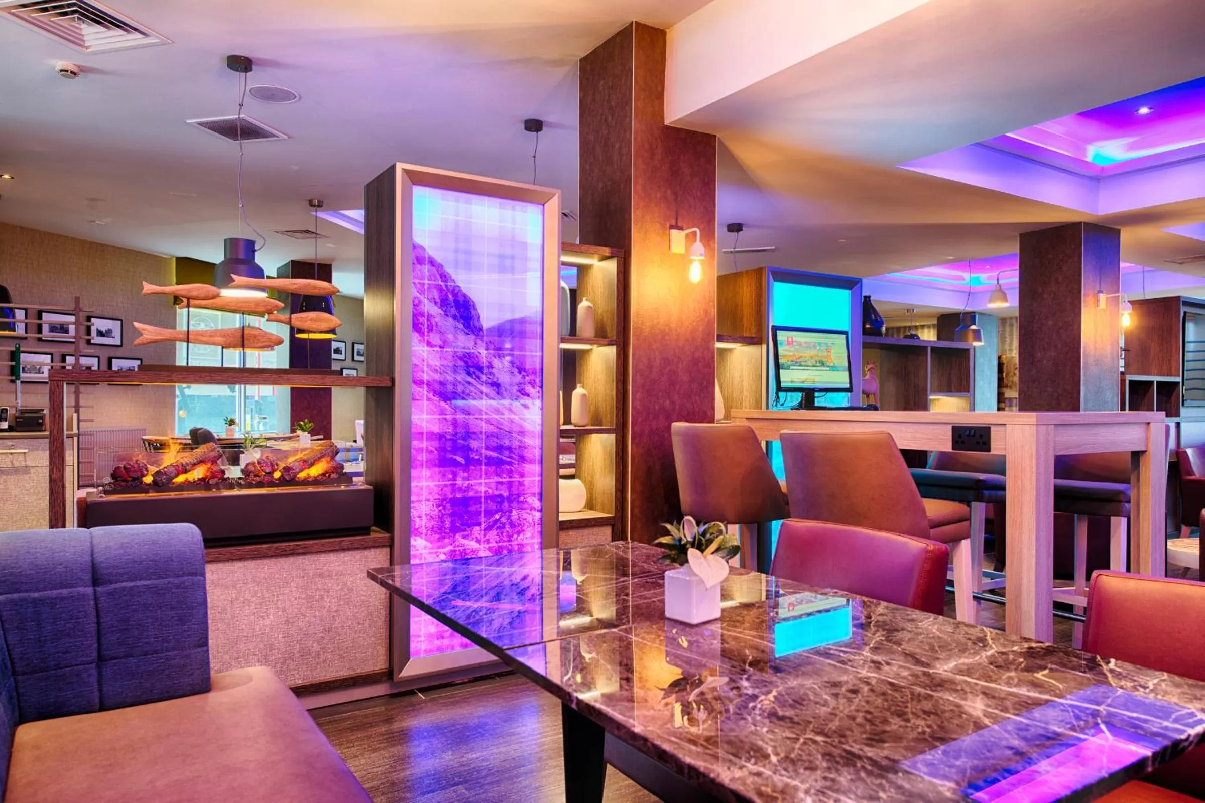 Lounge or bar in Leonardo Hotel Edinburgh Haymarket