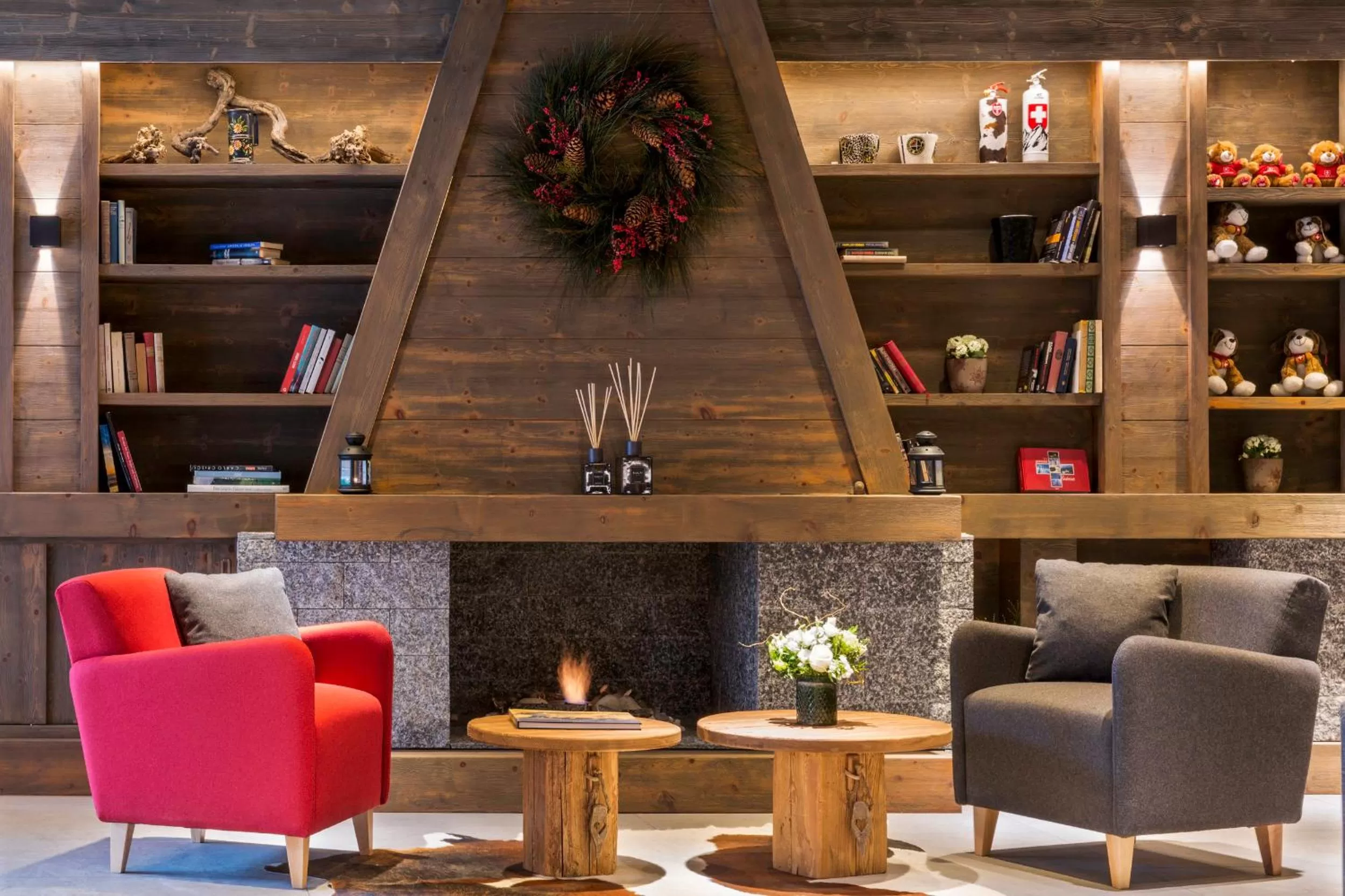 Lobby or reception in Edelweiss Manotel