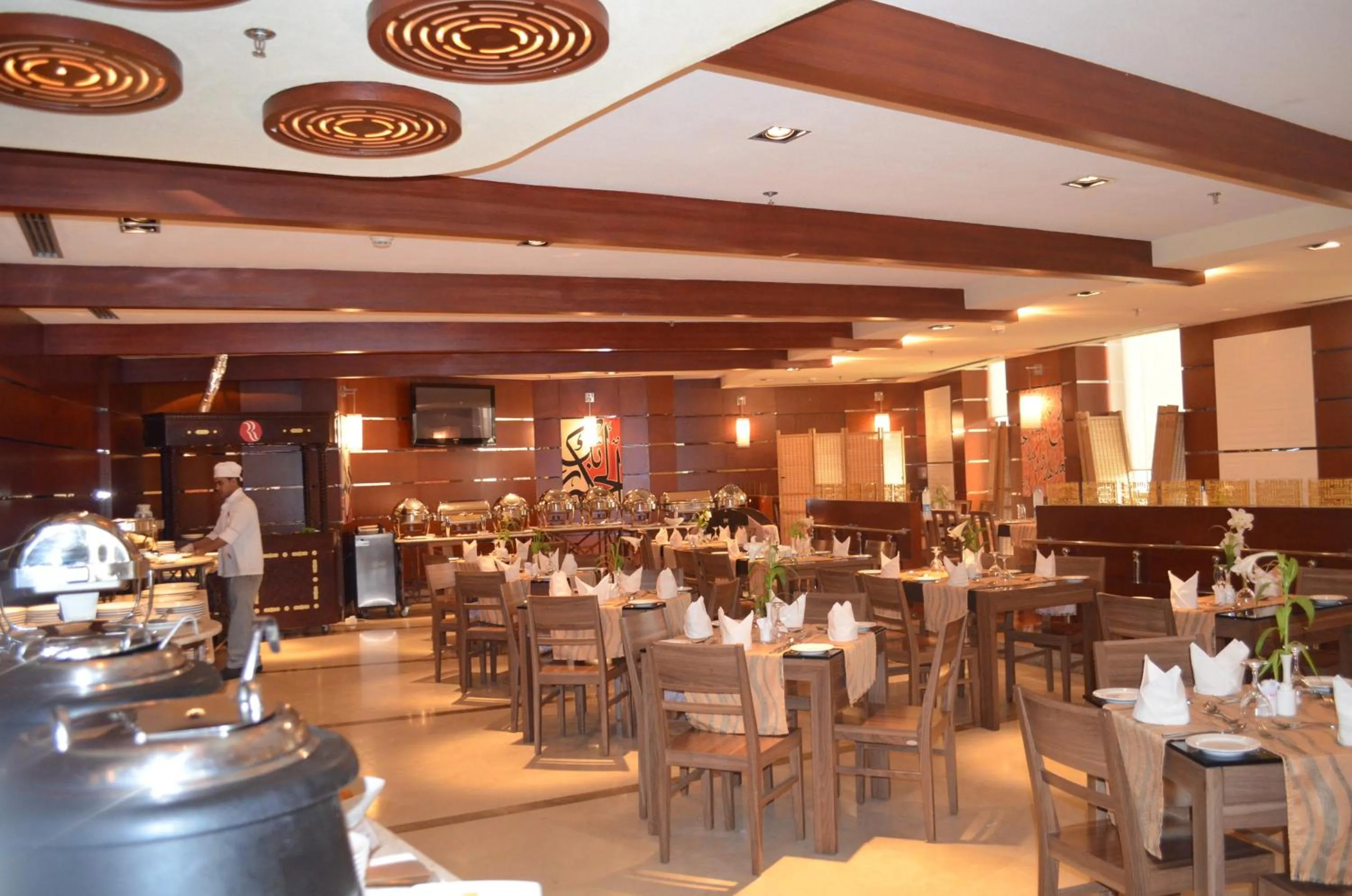 Restaurant/places to eat in Eastyard Khobar Hotel - Formerly Ramada by Wyndham Khobar
