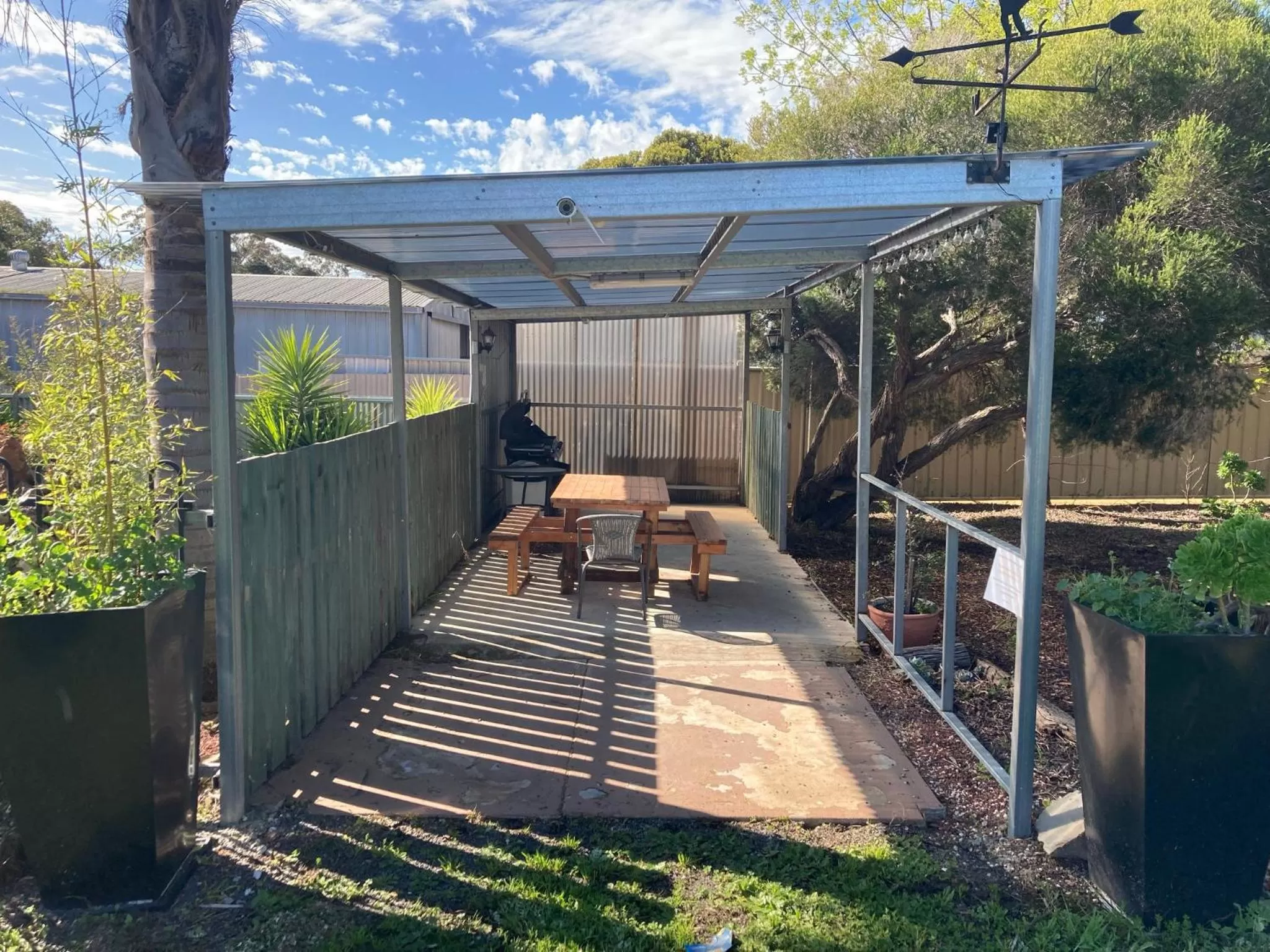BBQ facilities in Motel Stawell
