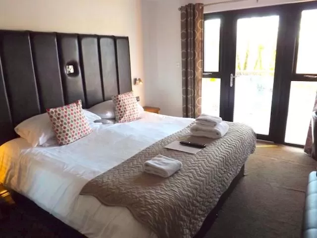 King or Triple with Loch View  - single occupancy in The Inn on the Loch