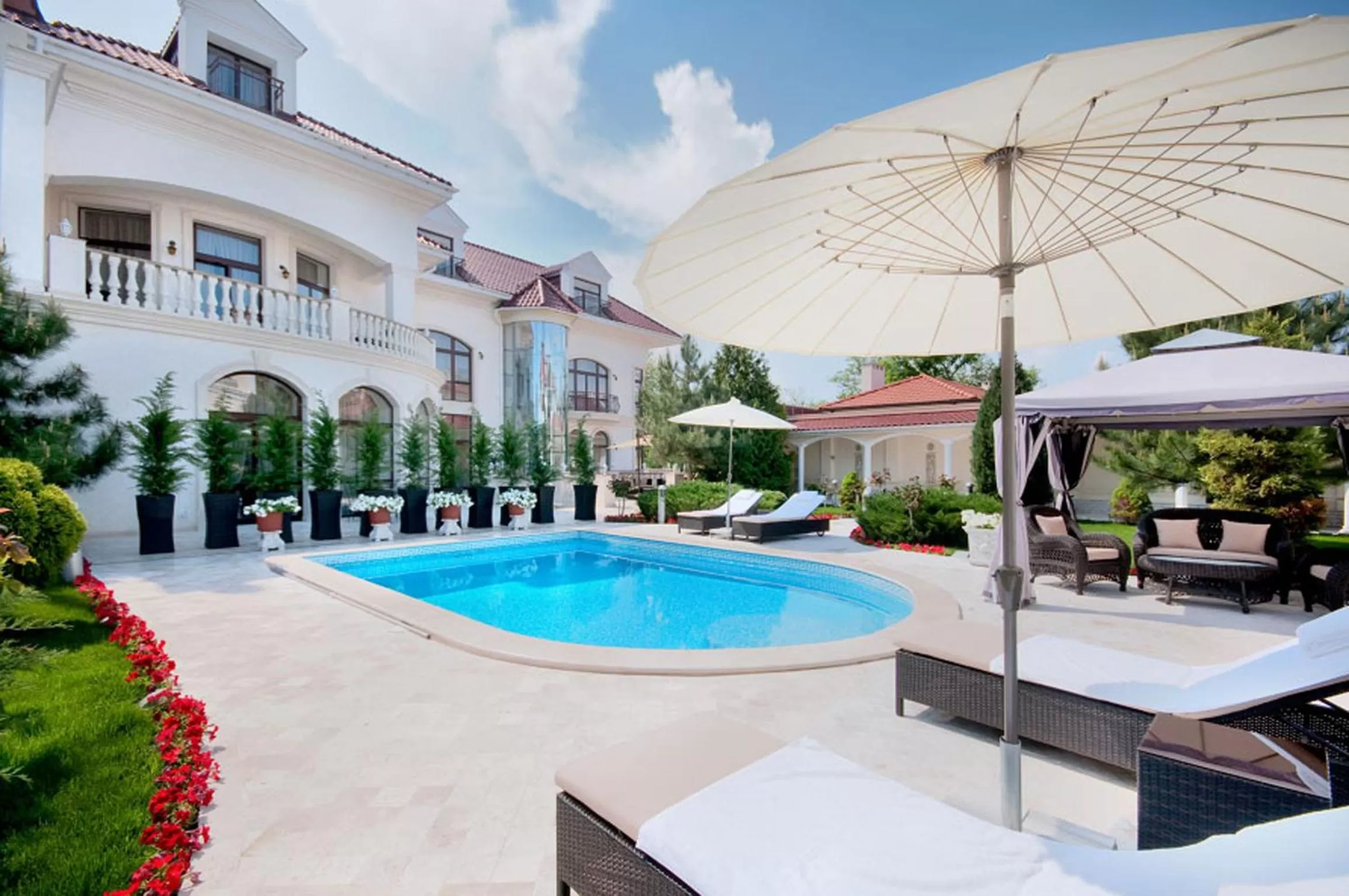 Area and facilities, Swimming Pool in Villa le Premier Maestro