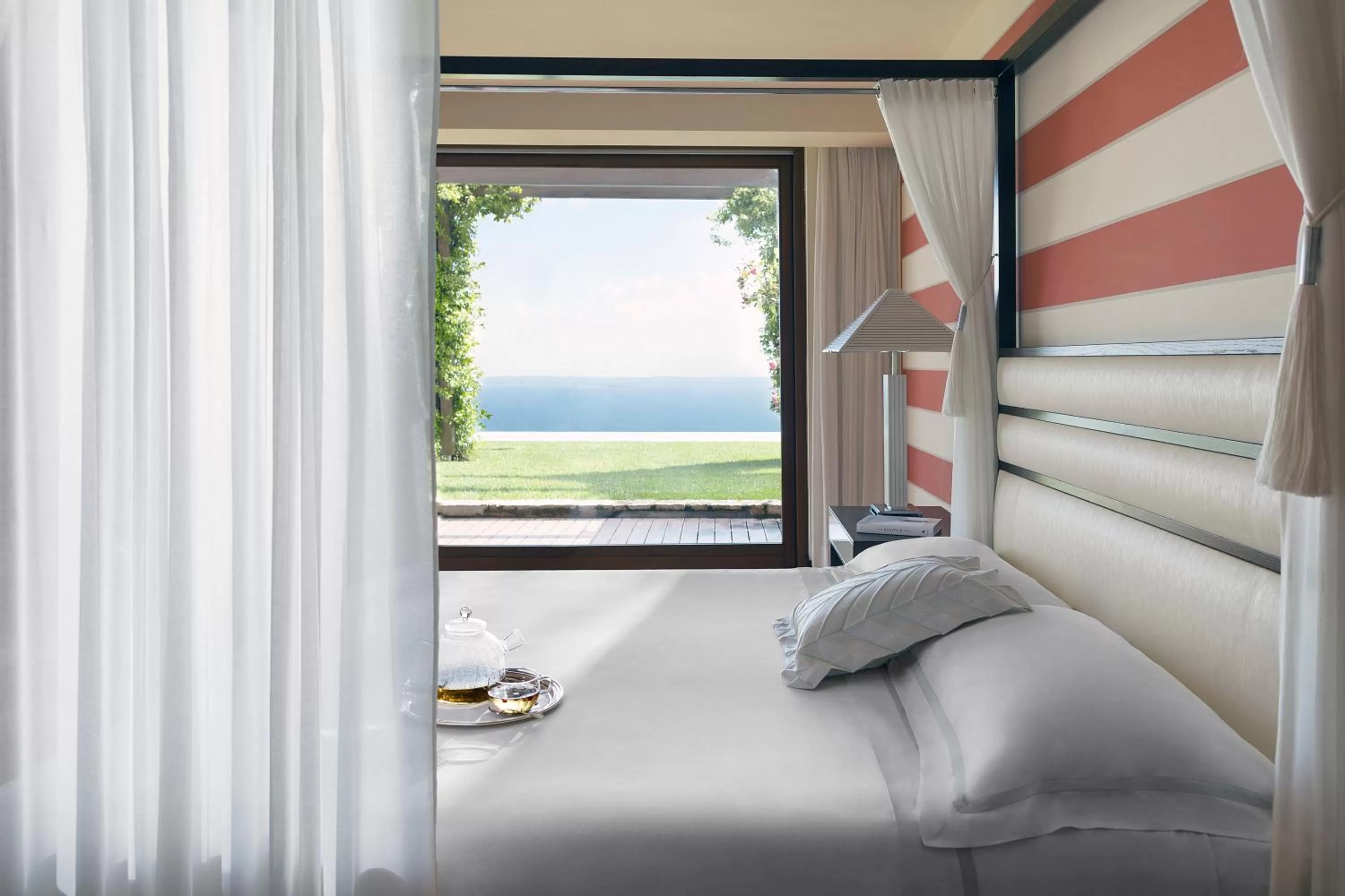Bed in Lefay Resort & Spa Lago Di Garda