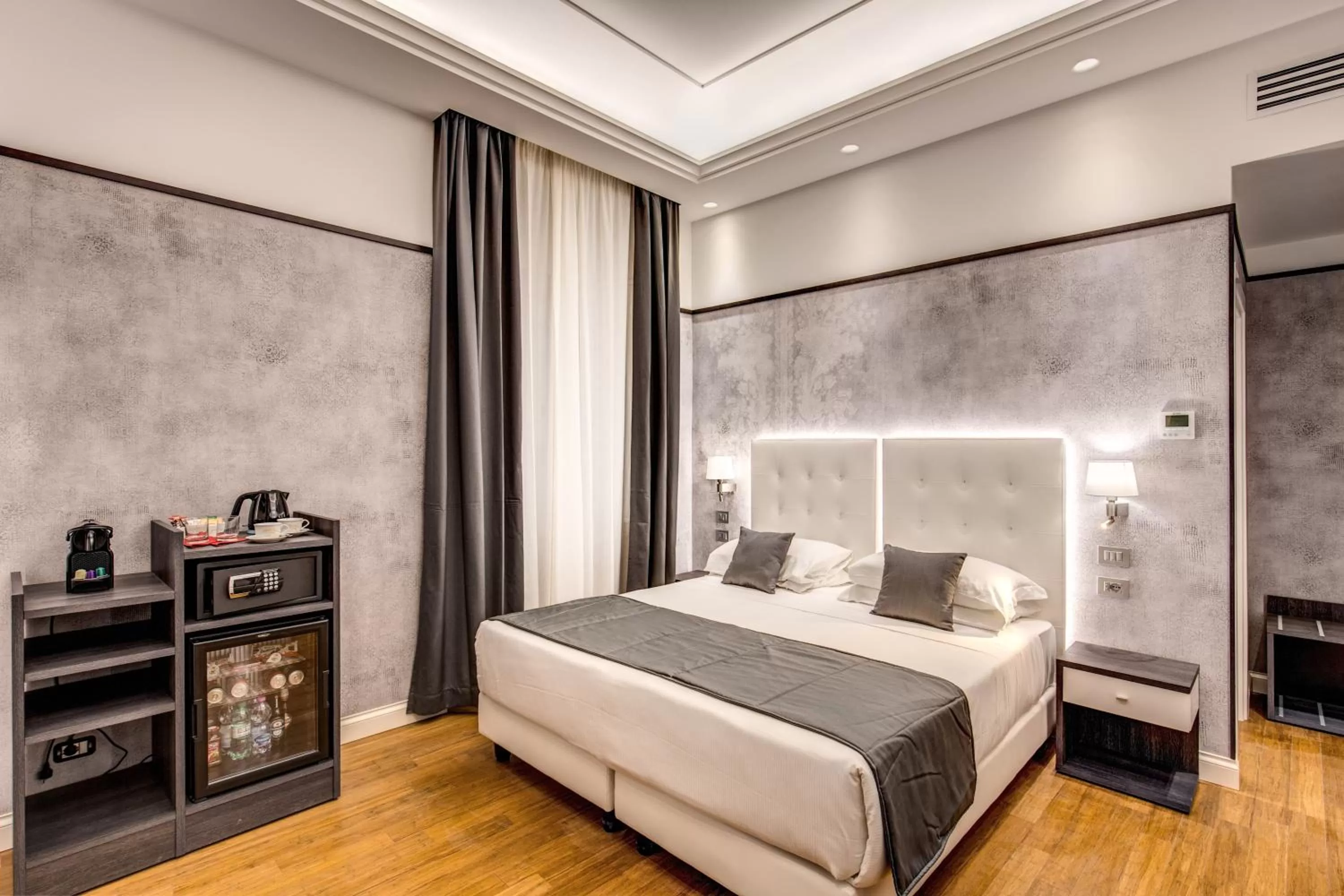 Photo of the whole room, Bed in The Liberty Boutique Hotel