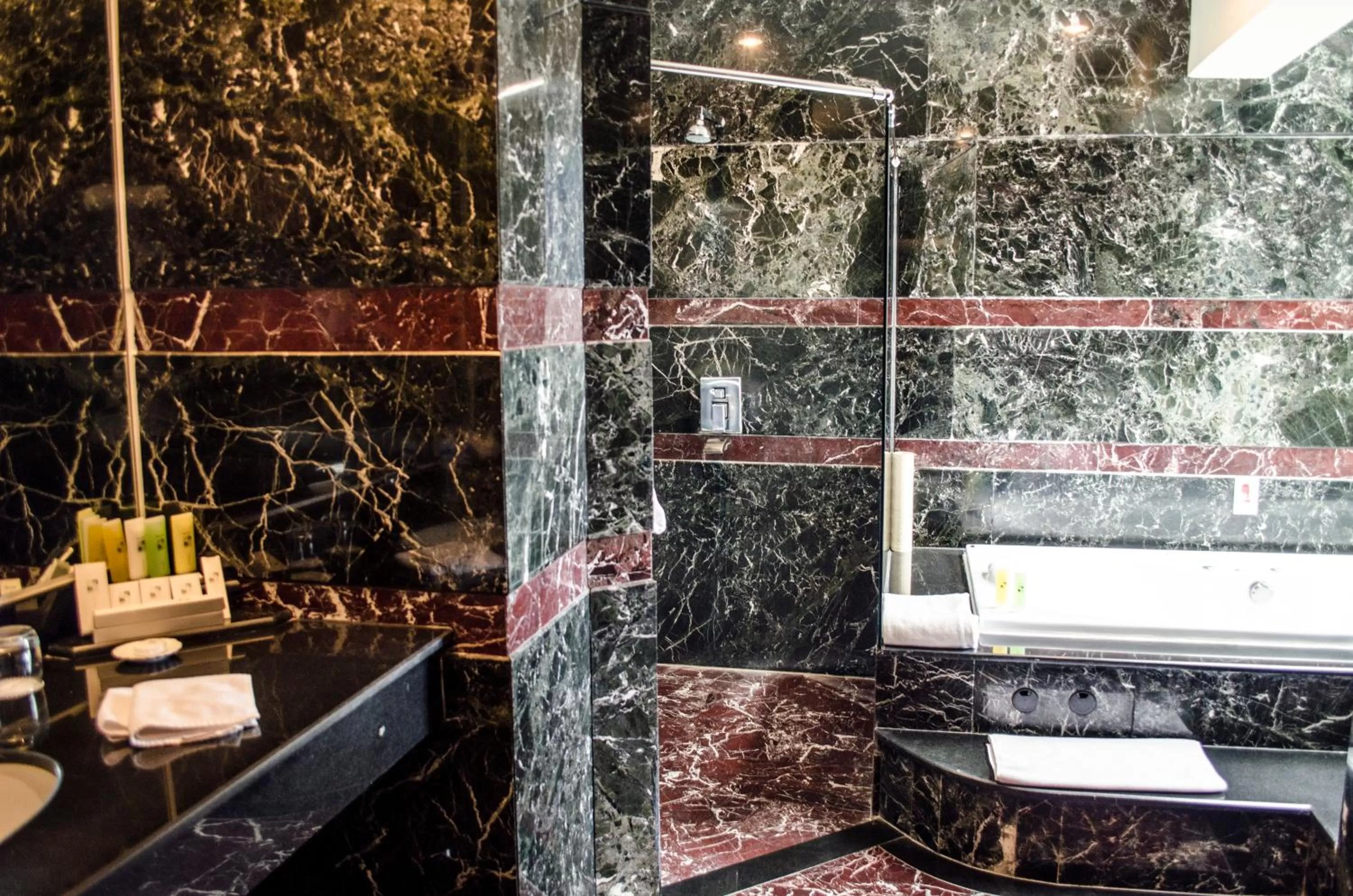 Bathroom in Swiss-Belhotel Maleosan Manado