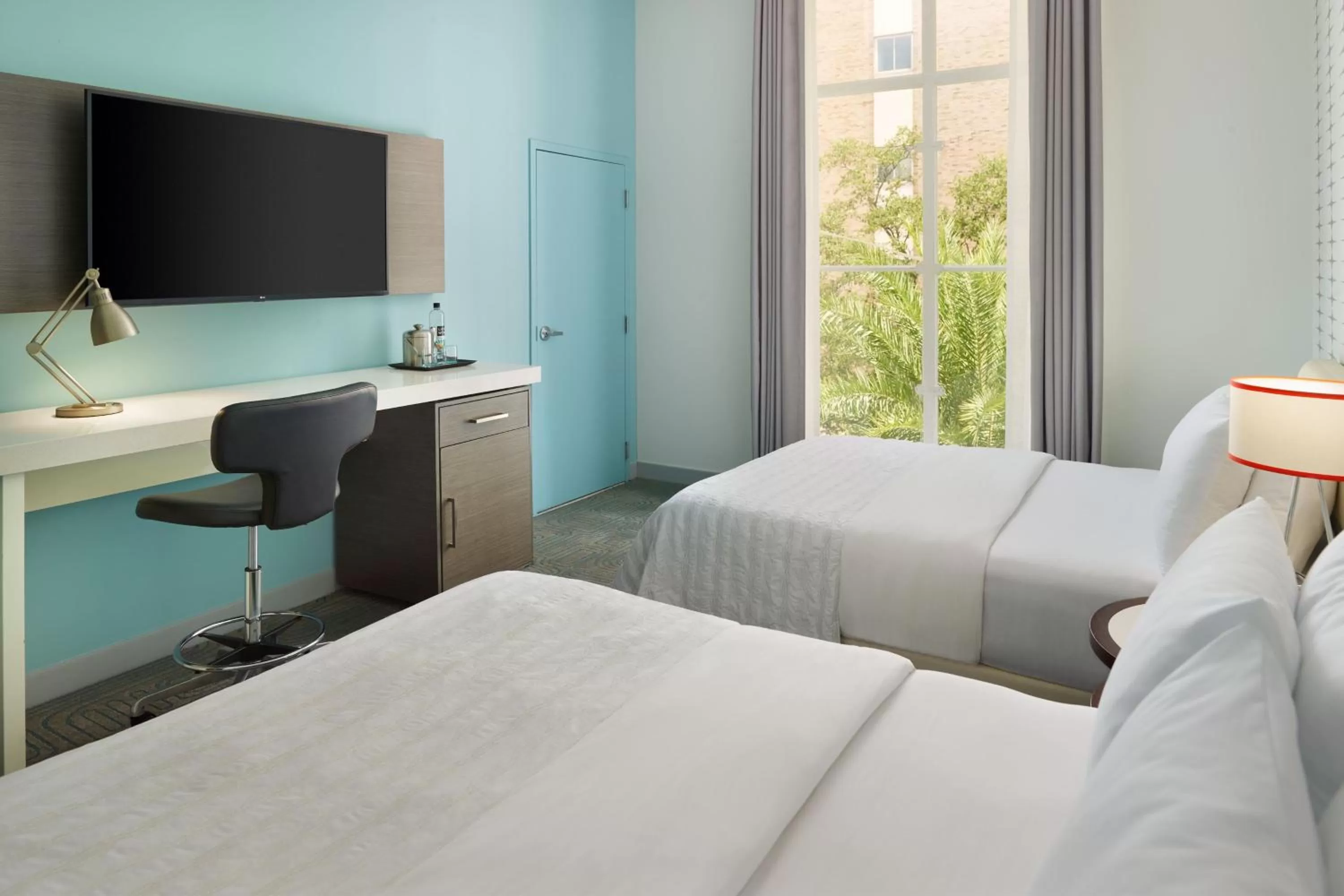 Photo of the whole room, Bed in Le Meridien Tampa, The Courthouse