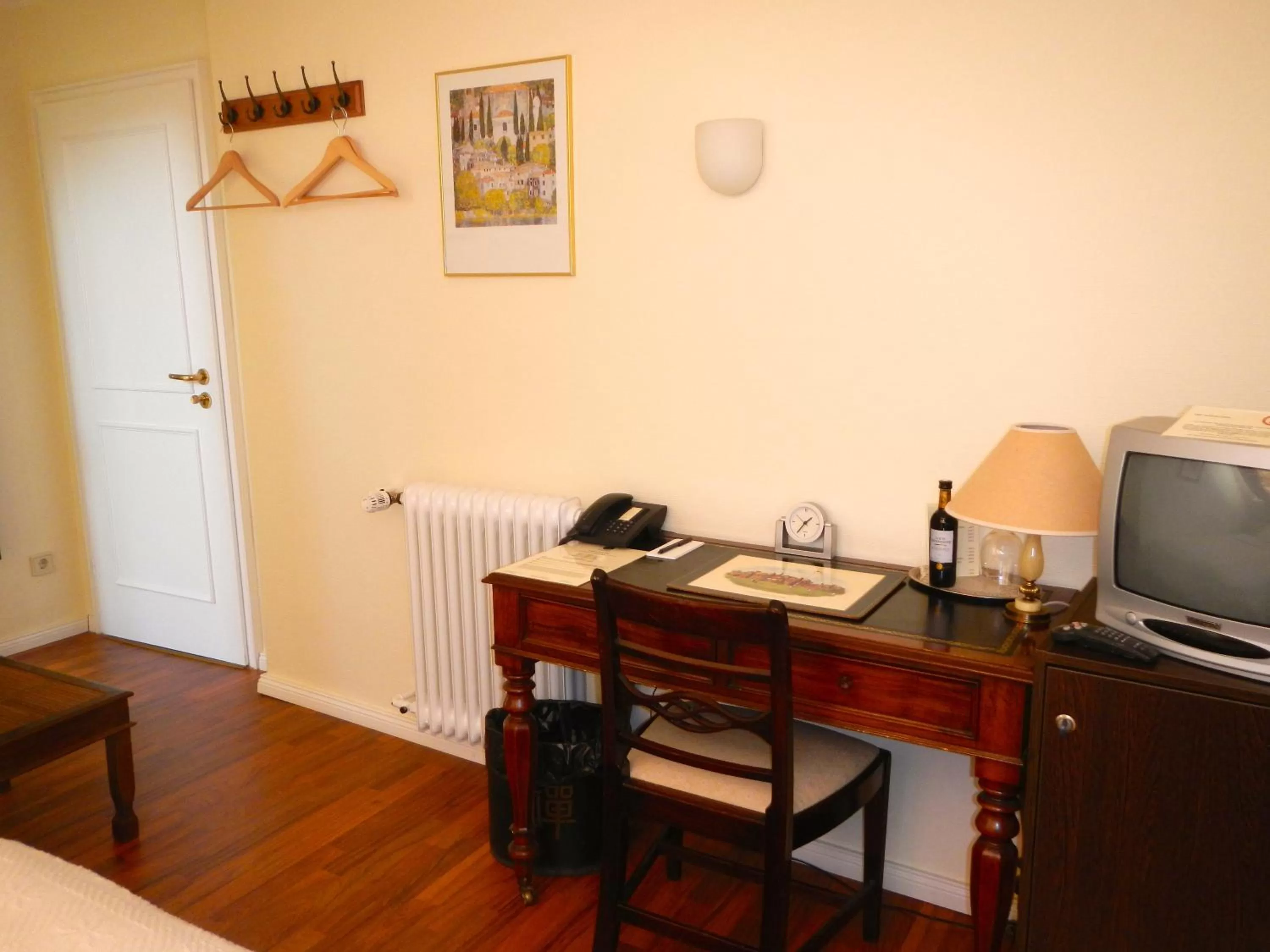 Photo of the whole room in Hotel Villa Meererbusch