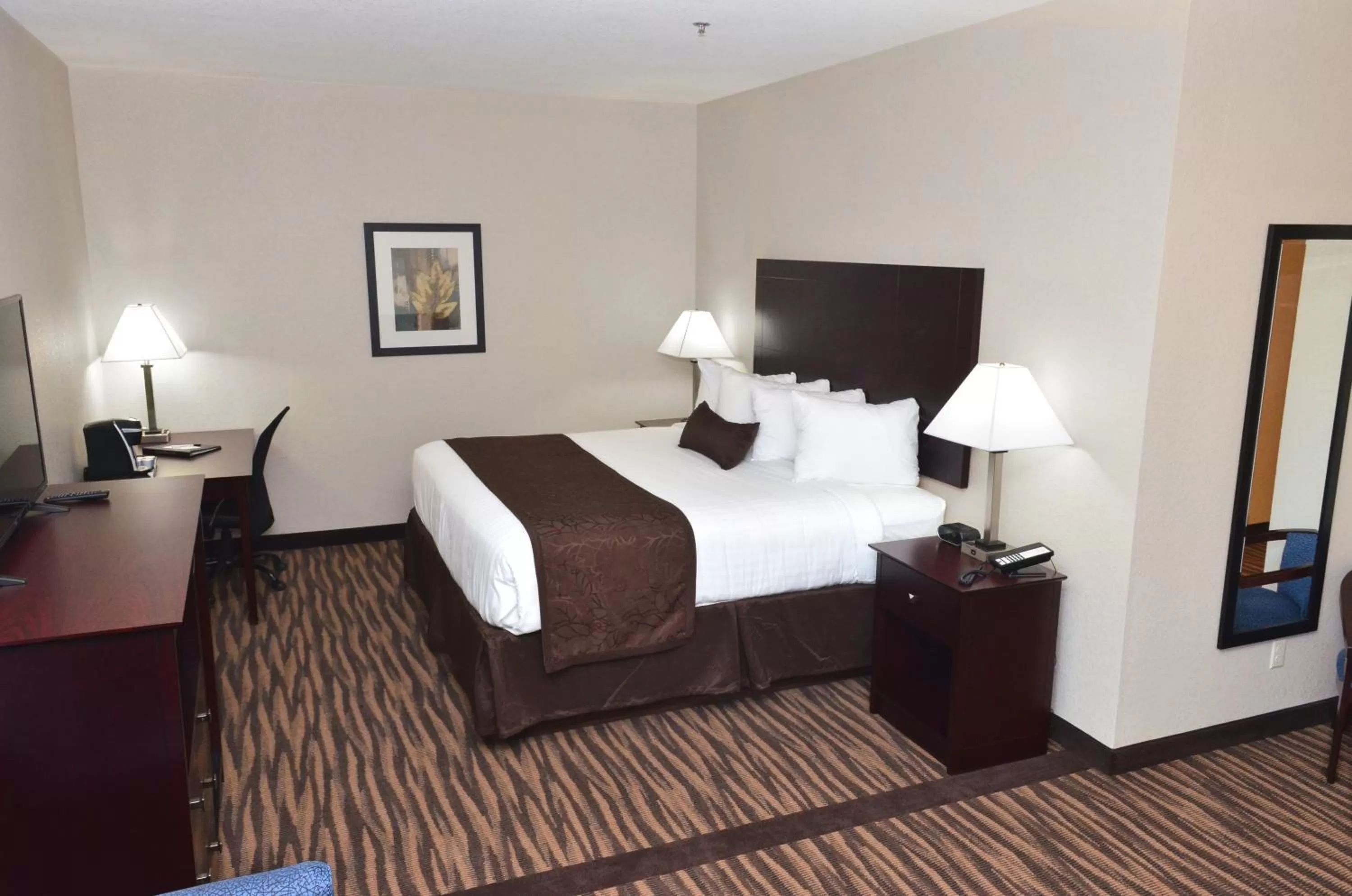 Bed in Cobblestone Inn & Suites - Manning