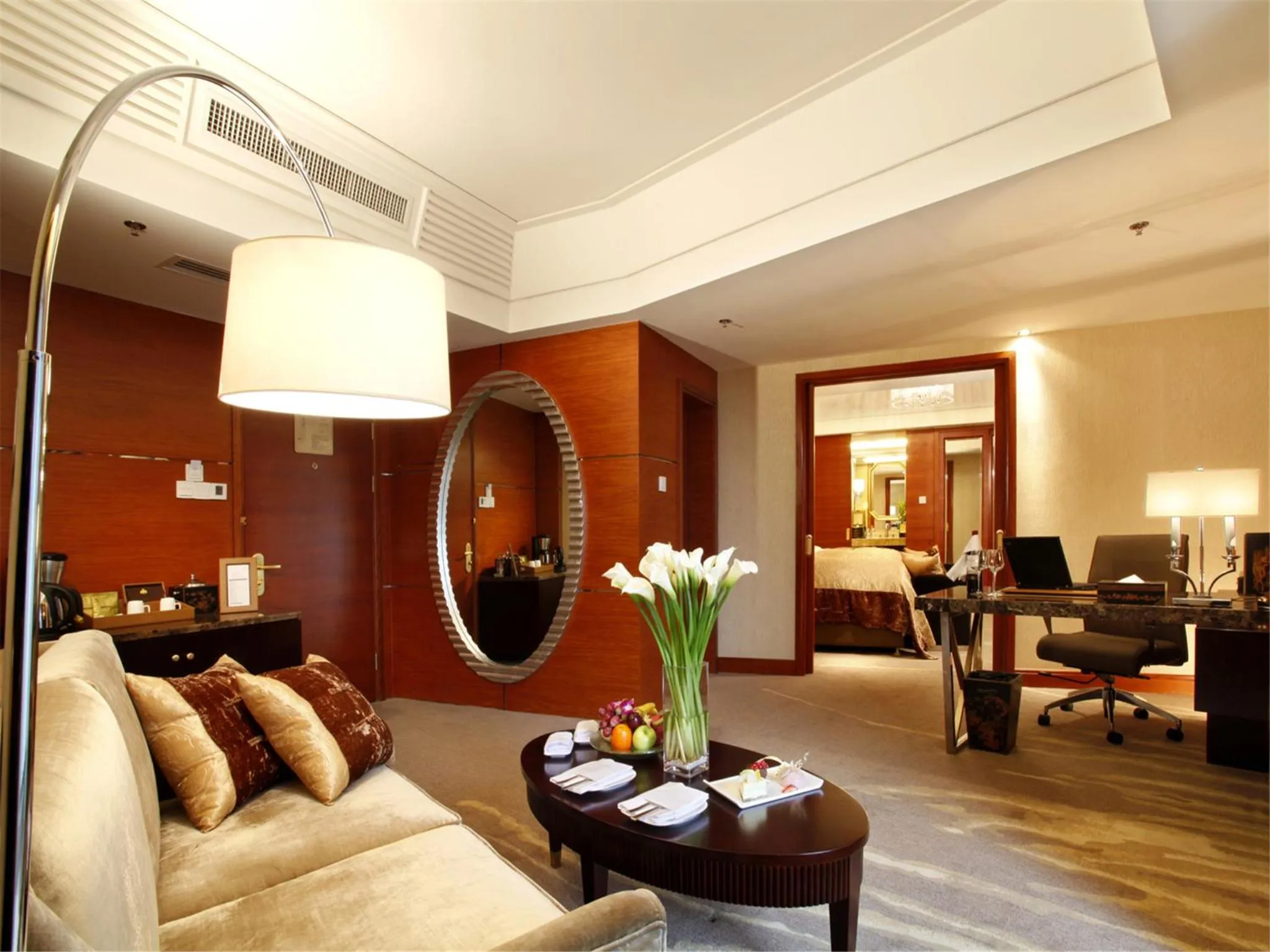 Communal lounge/ TV room in Wyndham Grand Plaza Royale Hangzhou