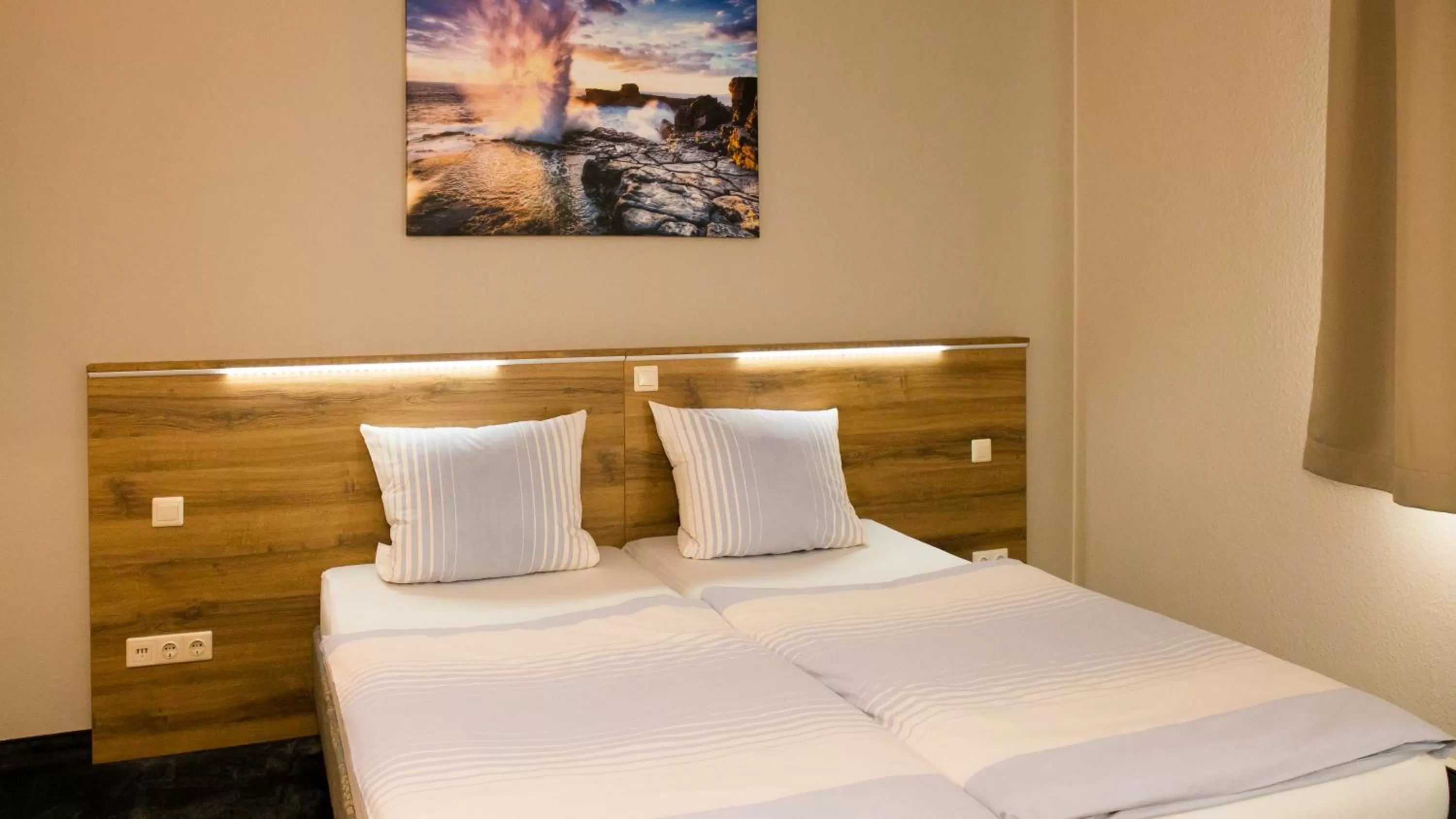 Photo of the whole room, Bed in Hotel-Restaurant Europäischer Hof