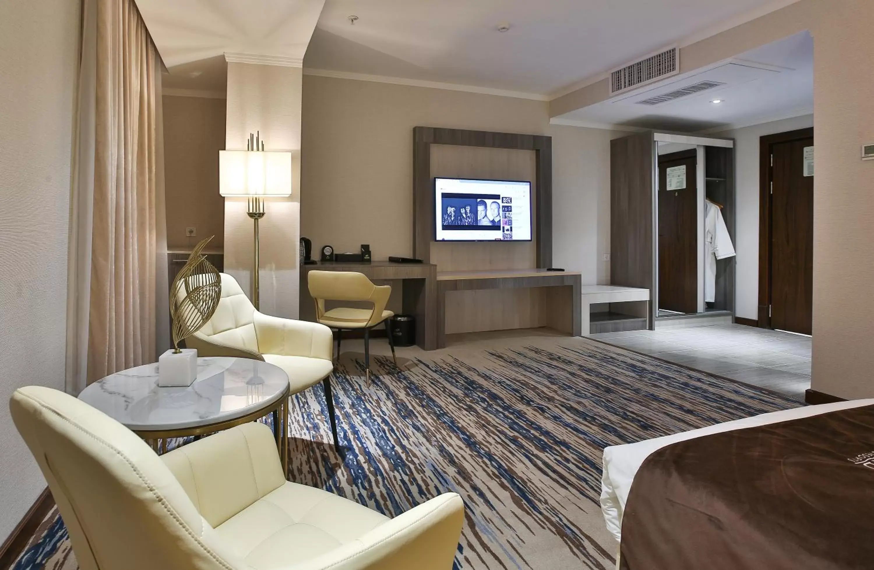 Deluxe King Room in Sahid Zarafshon Deluxe King Room in Sahid Zarafshon