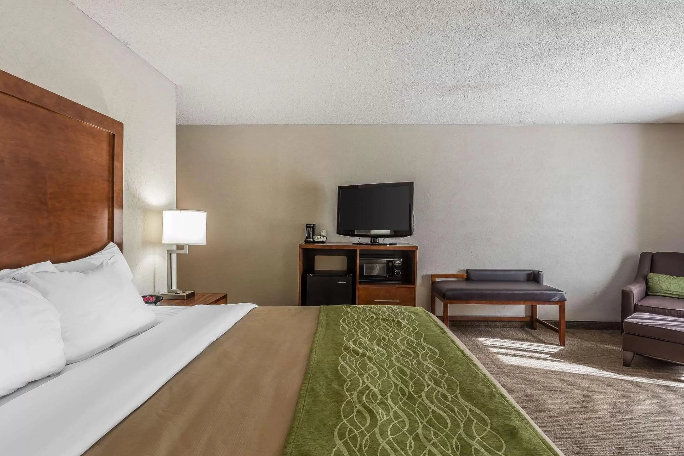 Bedroom in Quality Inn Summerville-Charleston