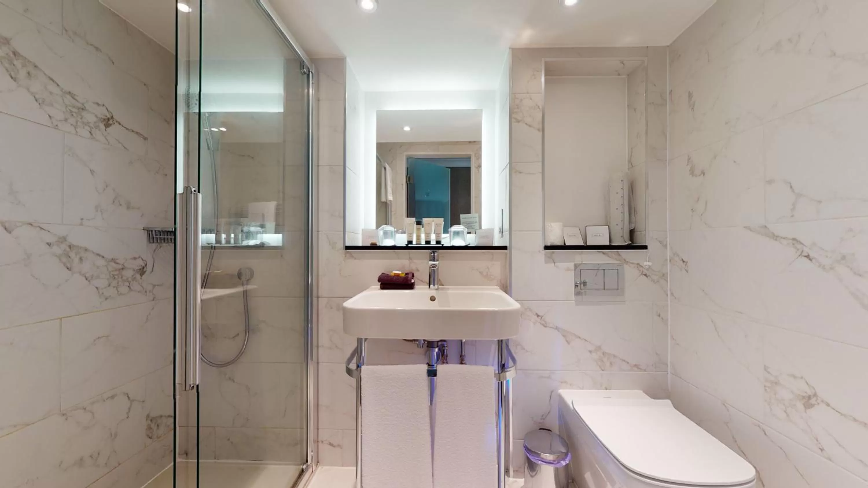 Shower in Low Wood Bay