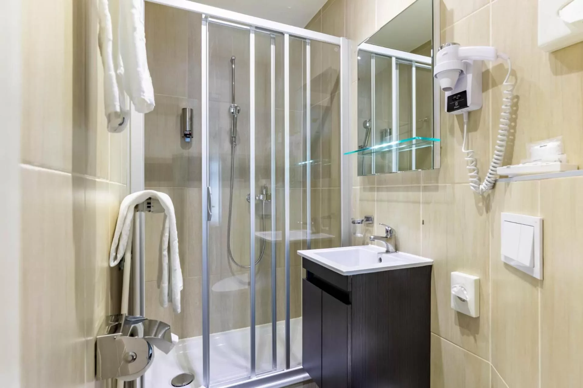 Bathroom in Hotel Strasbourg