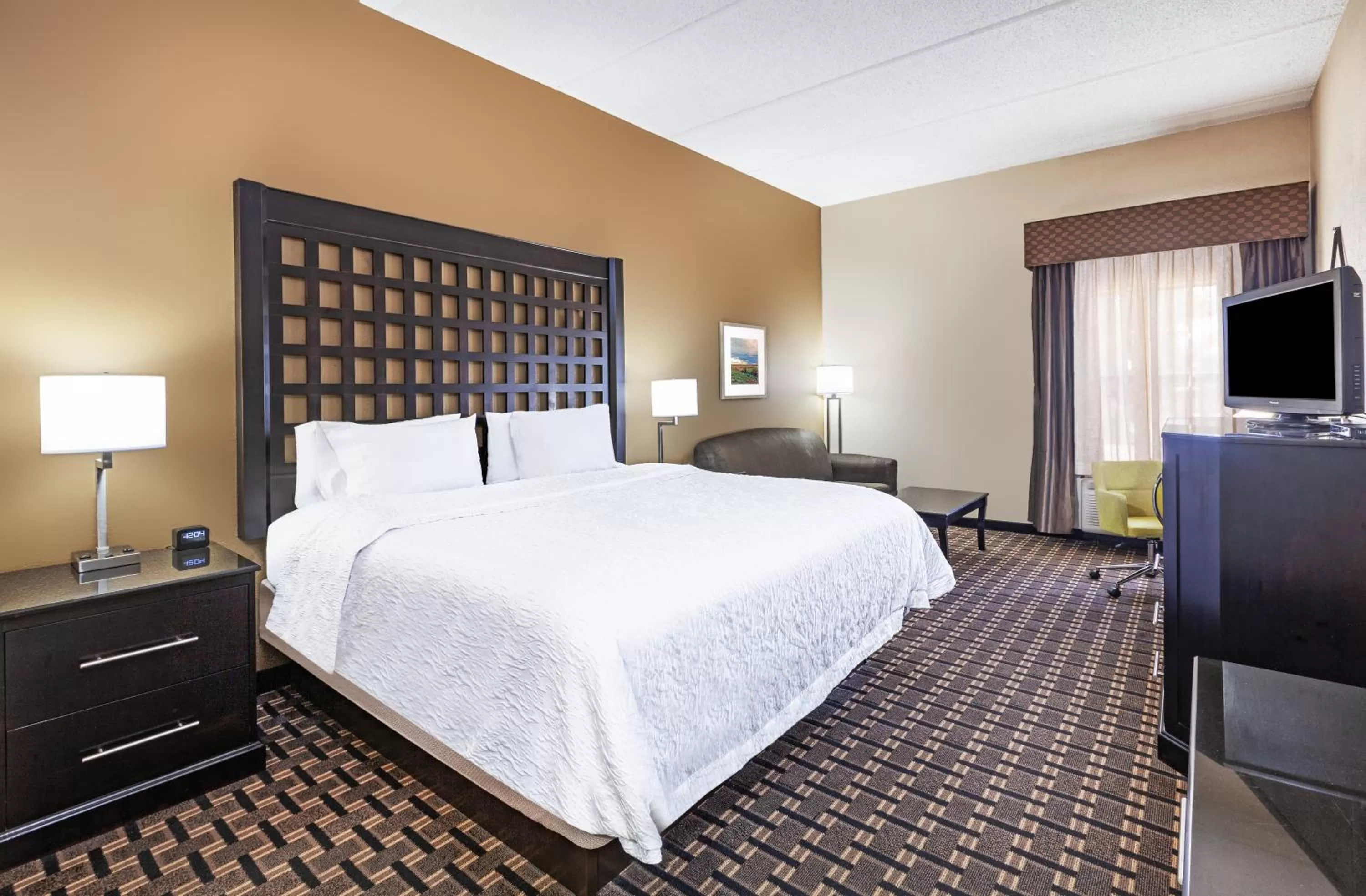 Bed in Comfort Inn Sherman