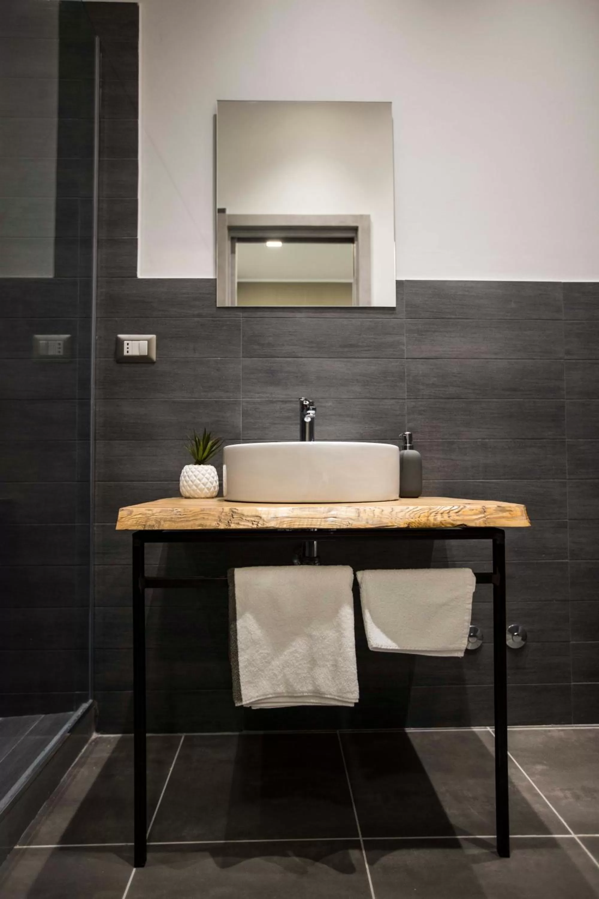 Bathroom in GB Central Station Napoli