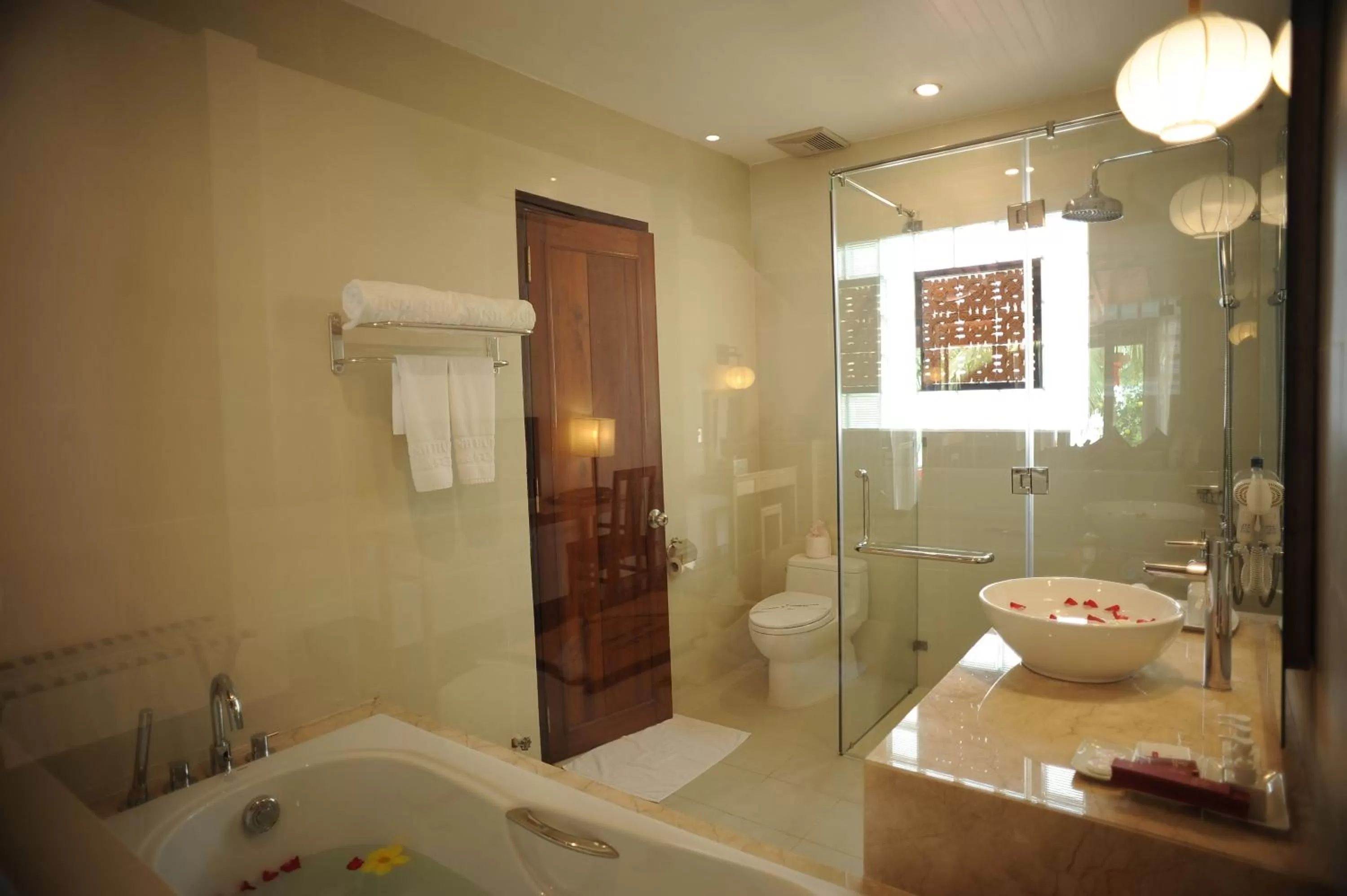 Bathroom in Vinh Hung Riverside Resort & Spa