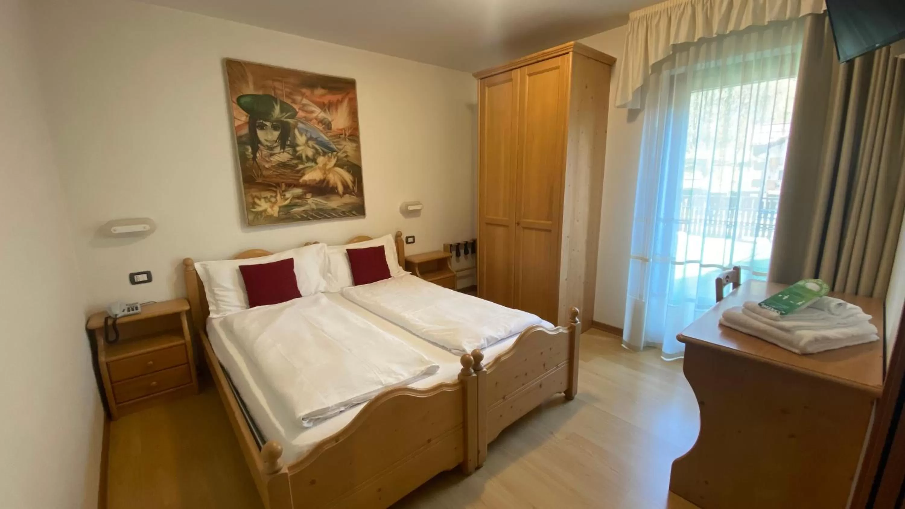 Double or Twin Room - Disability Access in Casteluce Hotel Funivie