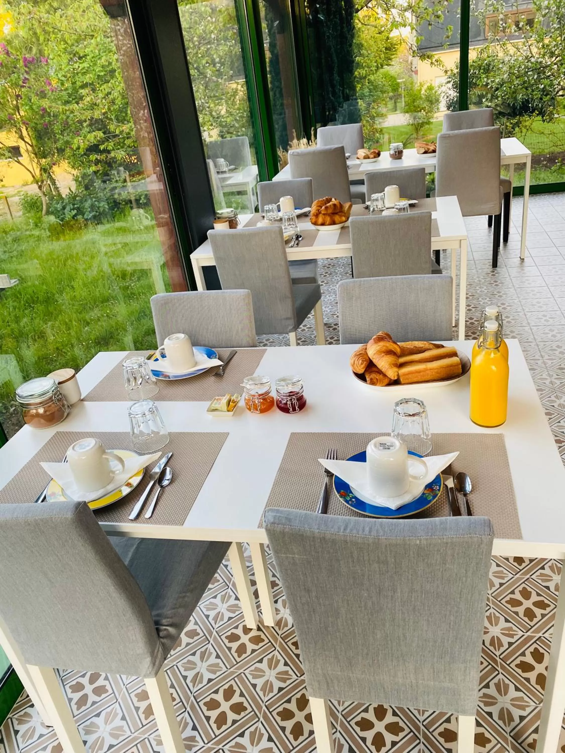 Continental breakfast, Restaurant/Places to Eat in ARC EN CIEL B&B