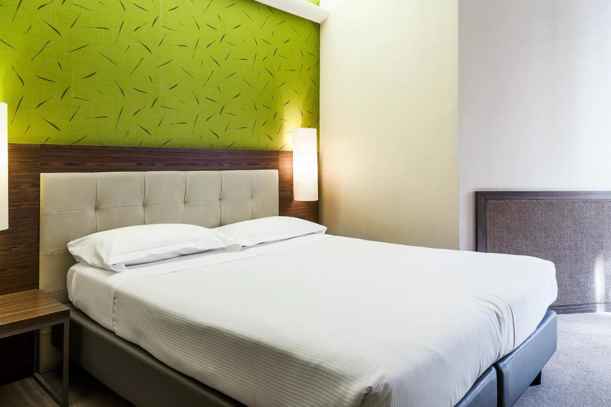 Photo of the whole room, Bed in Hotel Des Etrangers