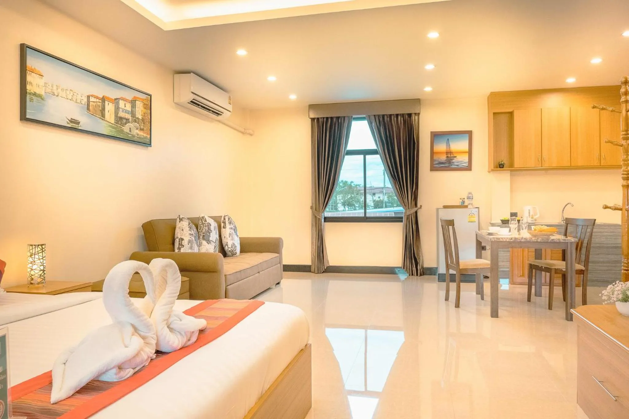 Kitchen or kitchenette in AU Place Hotel