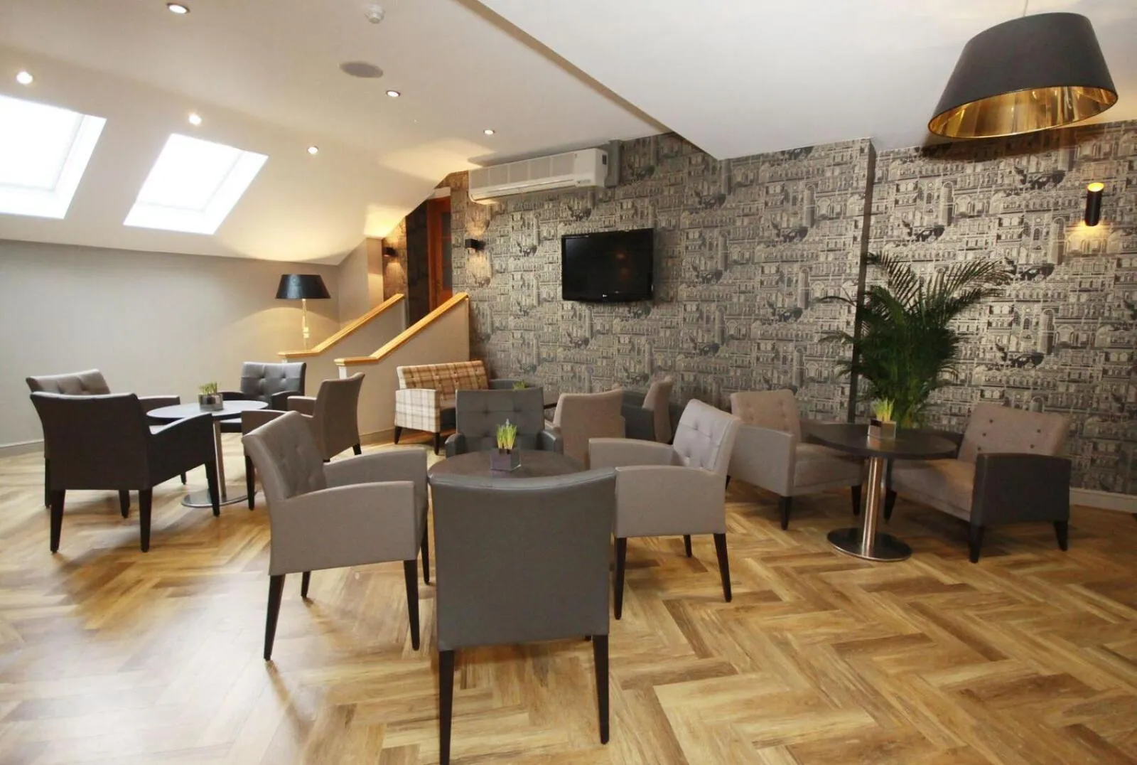 Photo of the whole room in Red Hall Hotel