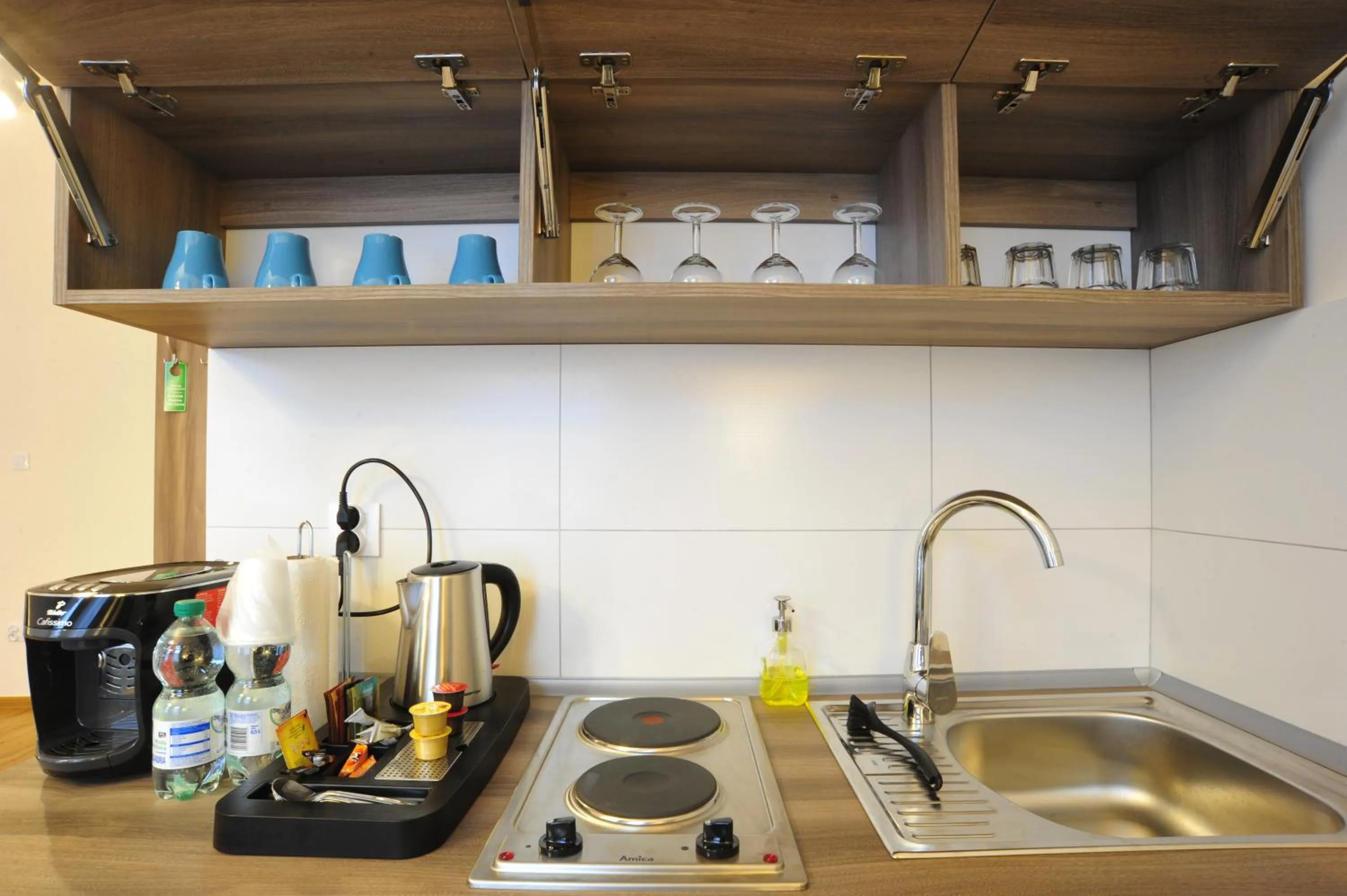 Coffee/tea facilities in Kosmopolita Apartments