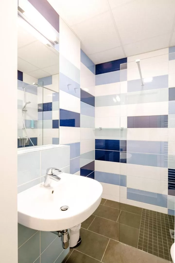 Bathroom in Hotel am Zoo