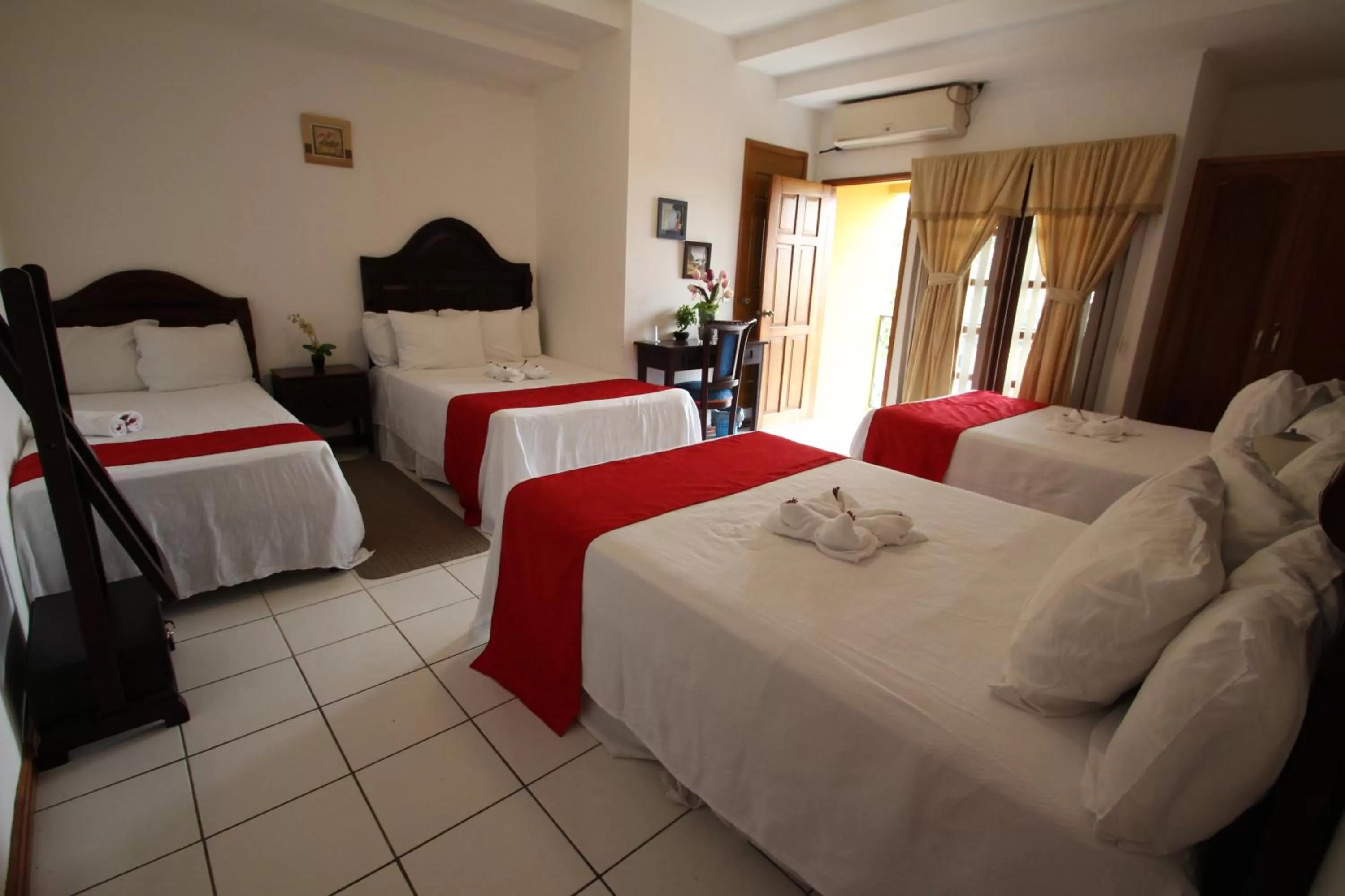 Photo of the whole room, Bed in Hotel Los Pinos
