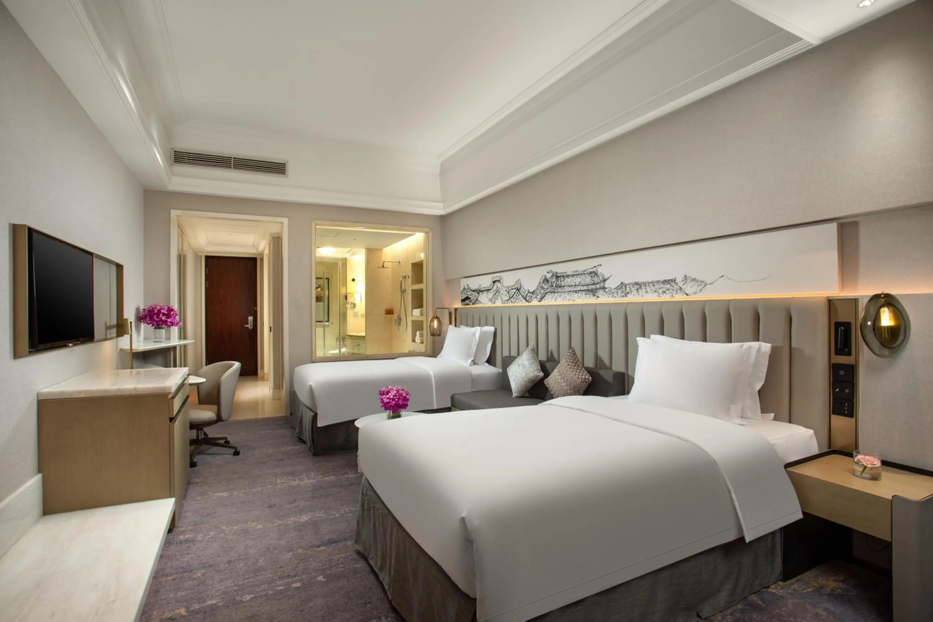 Bathroom, Bed in Crowne Plaza Fuzhou South by IHG