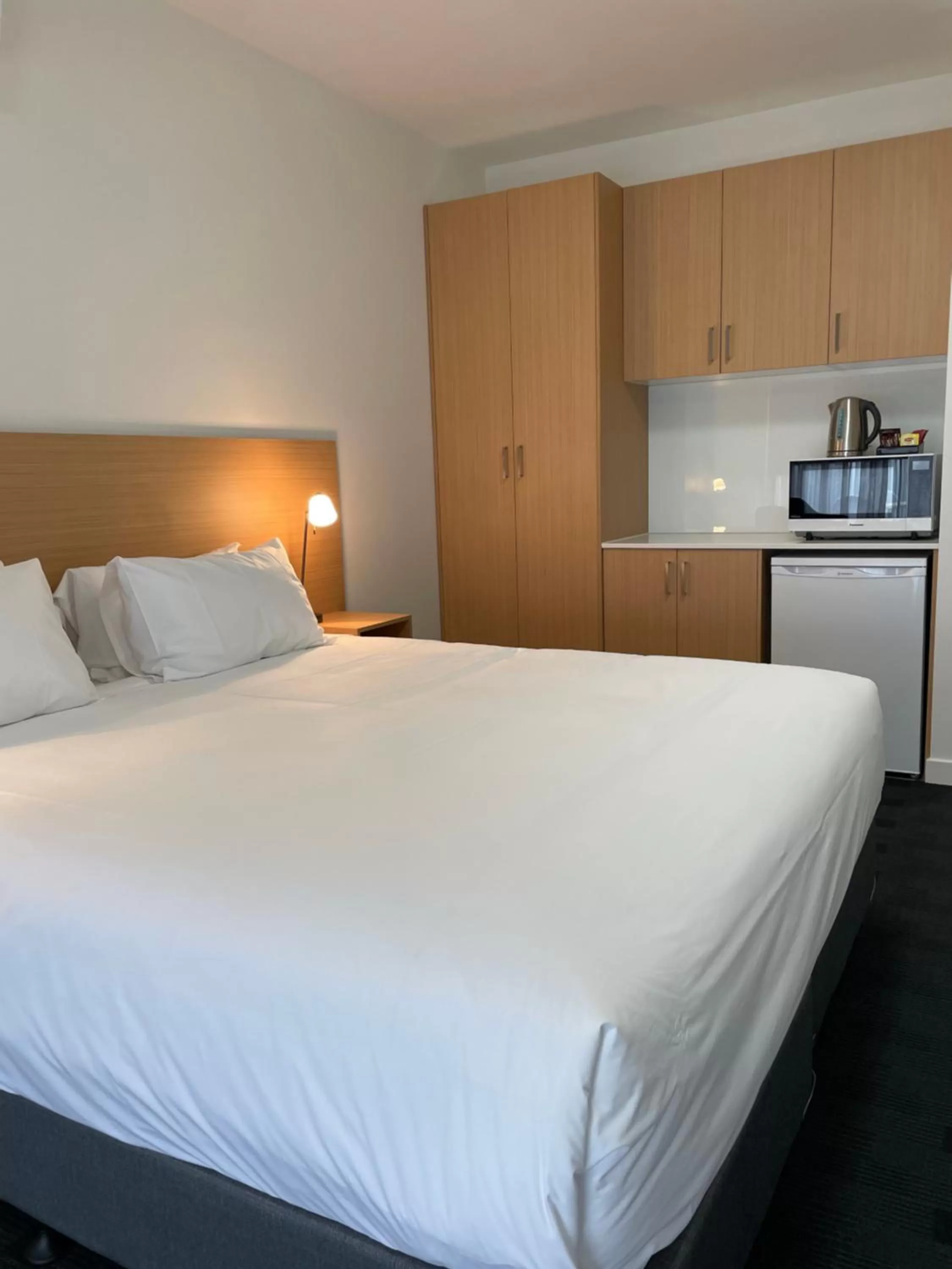 Bed in Whittlesea Motel