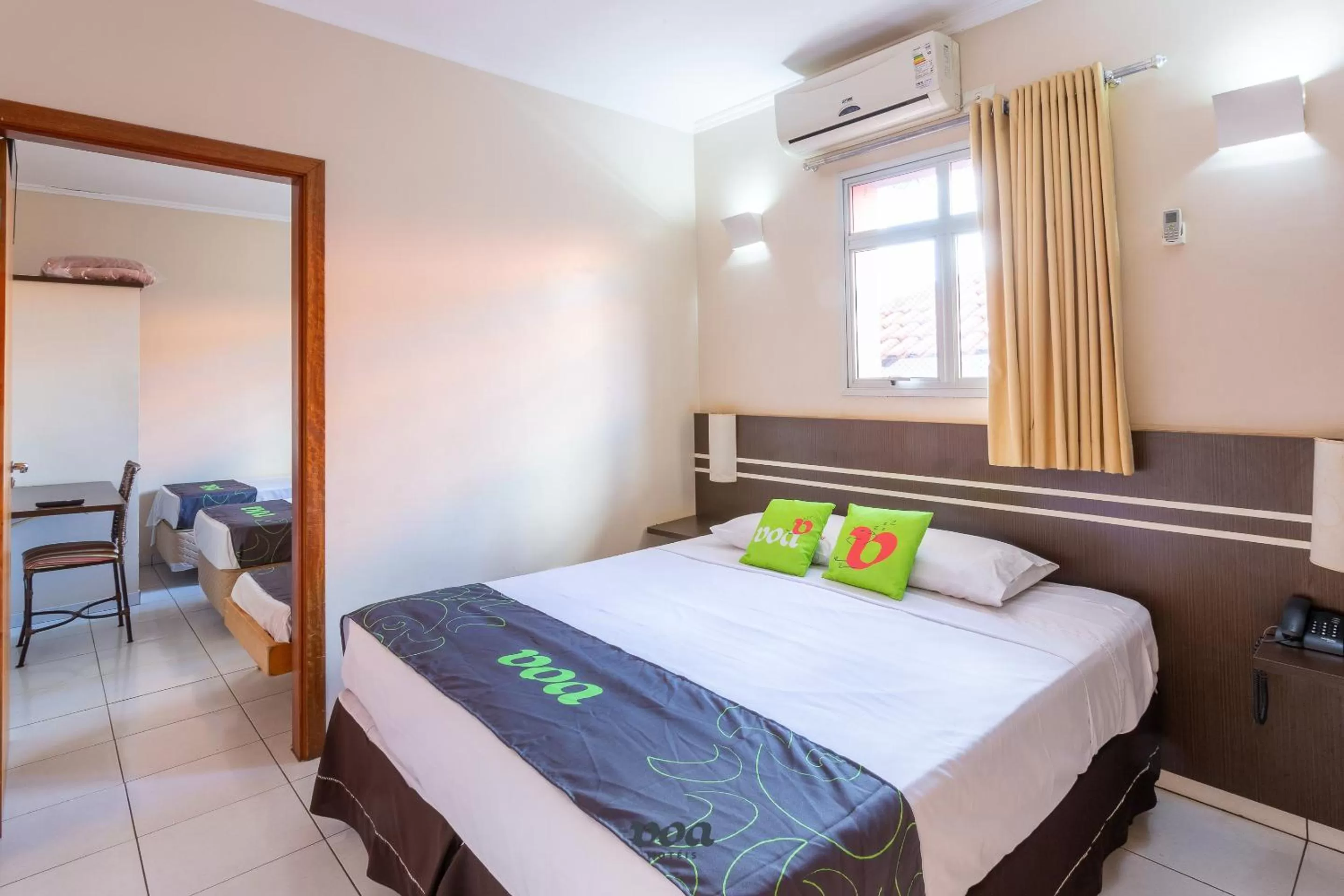 Photo of the whole room, Bed in VOA Pousada Água Eterna