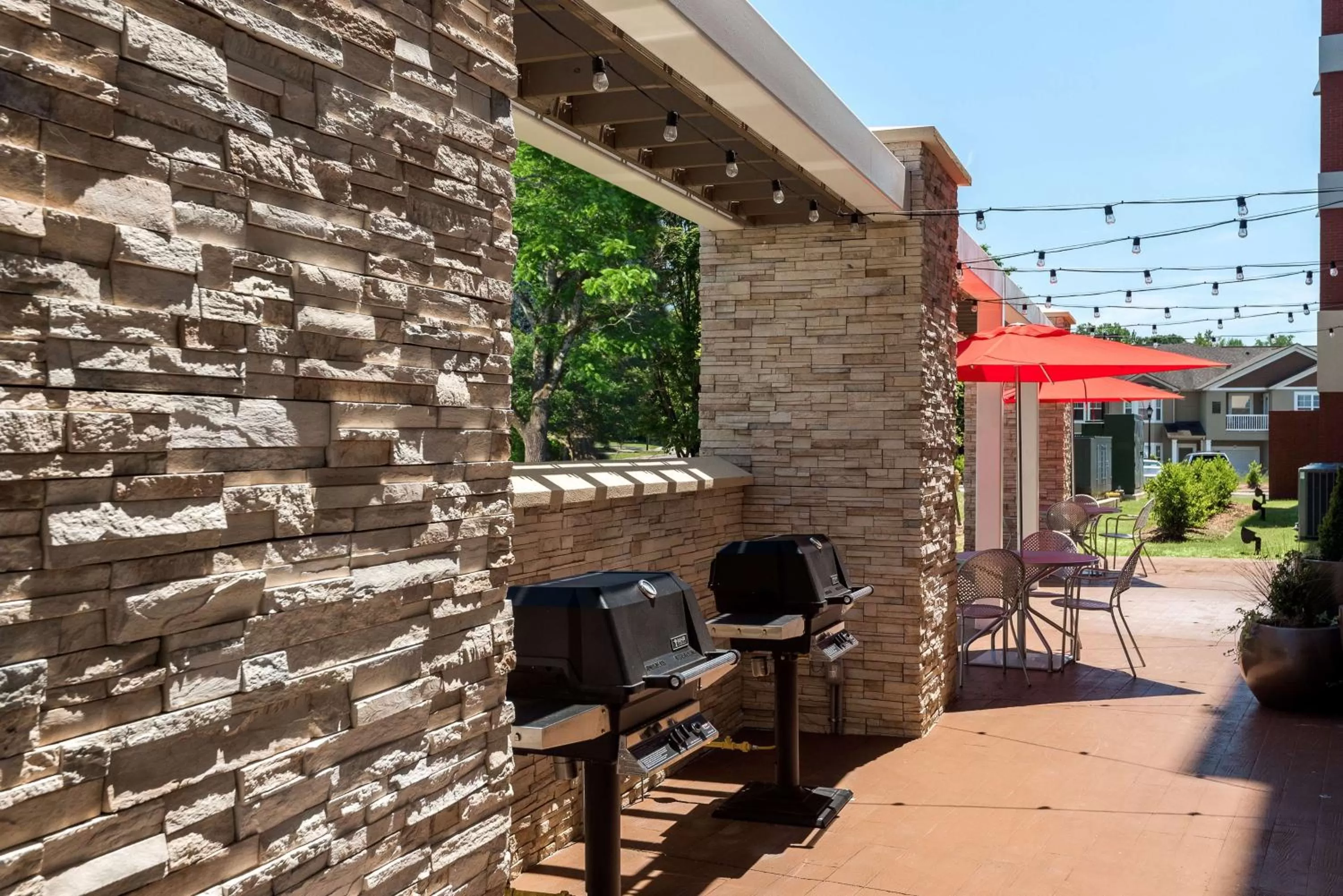 Dining area in Home2 Suites by Hilton Charlotte University Research Park