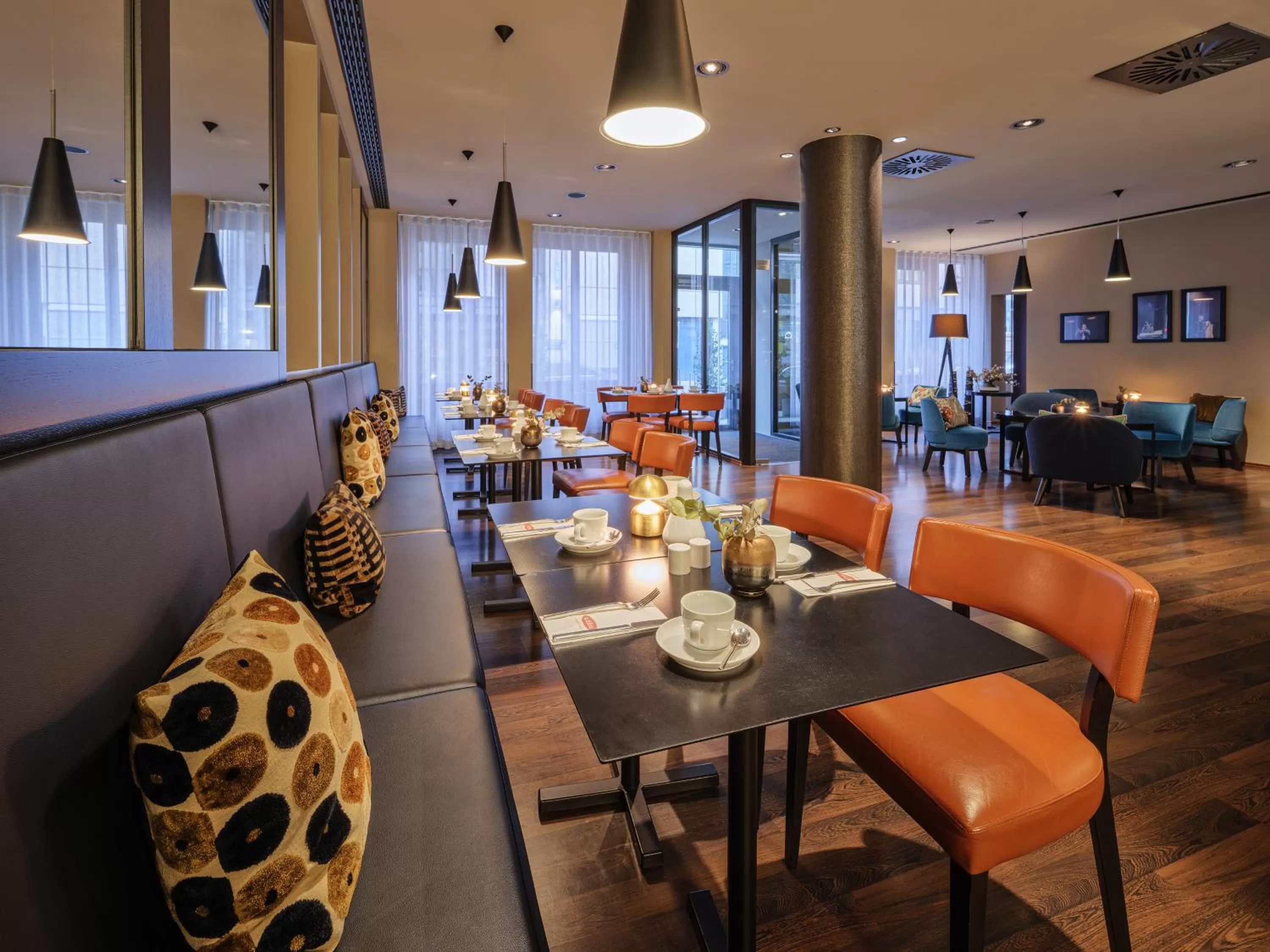 Restaurant/places to eat in Adina Apartment Hotel Frankfurt Neue Oper