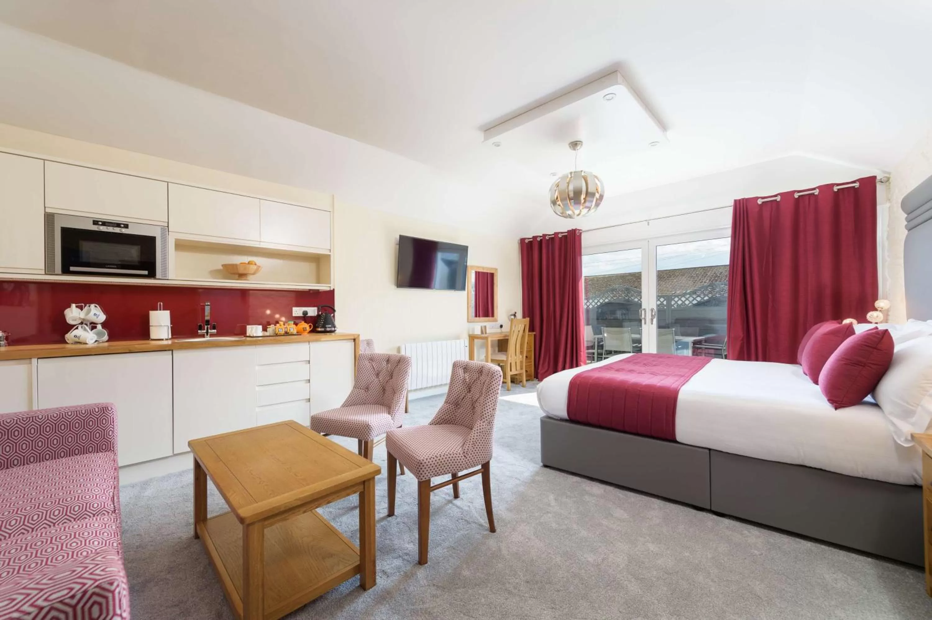 TV and multimedia, Bed in Best Western Fowey Valley