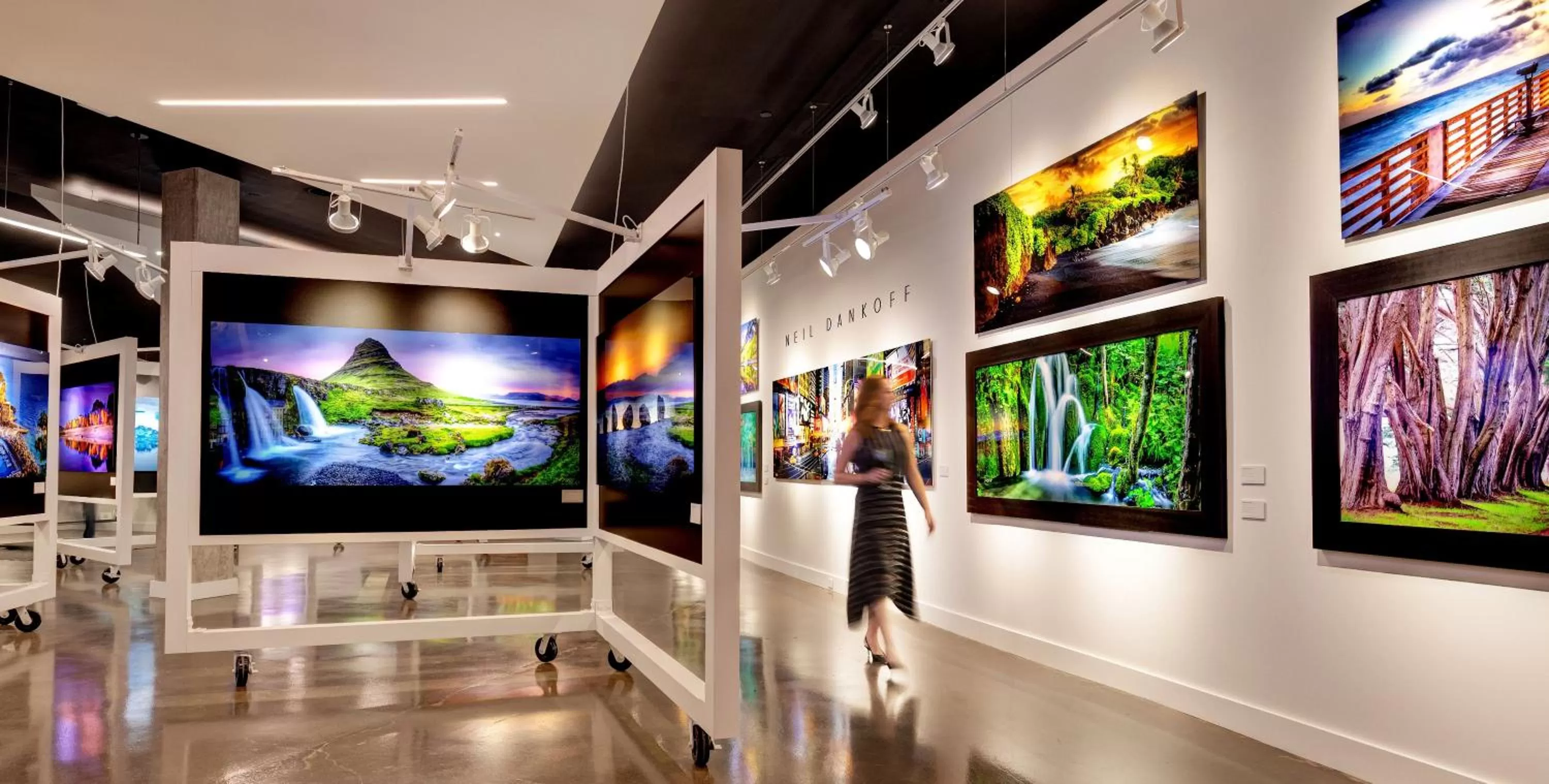 On-site shops in Hotel X Toronto, a Destination by Hyatt Hotel