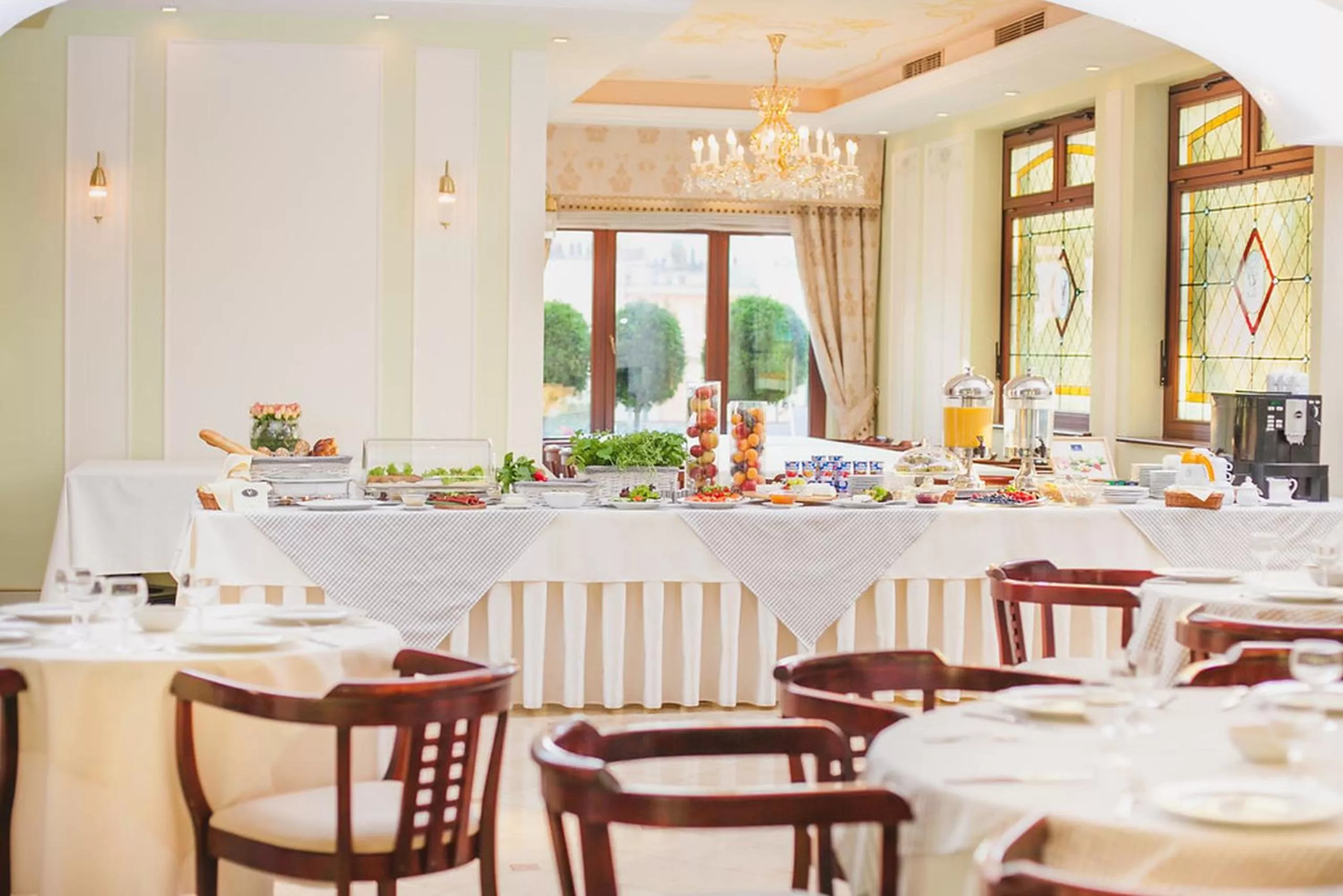 Restaurant/places to eat in Hotel Villa Eva