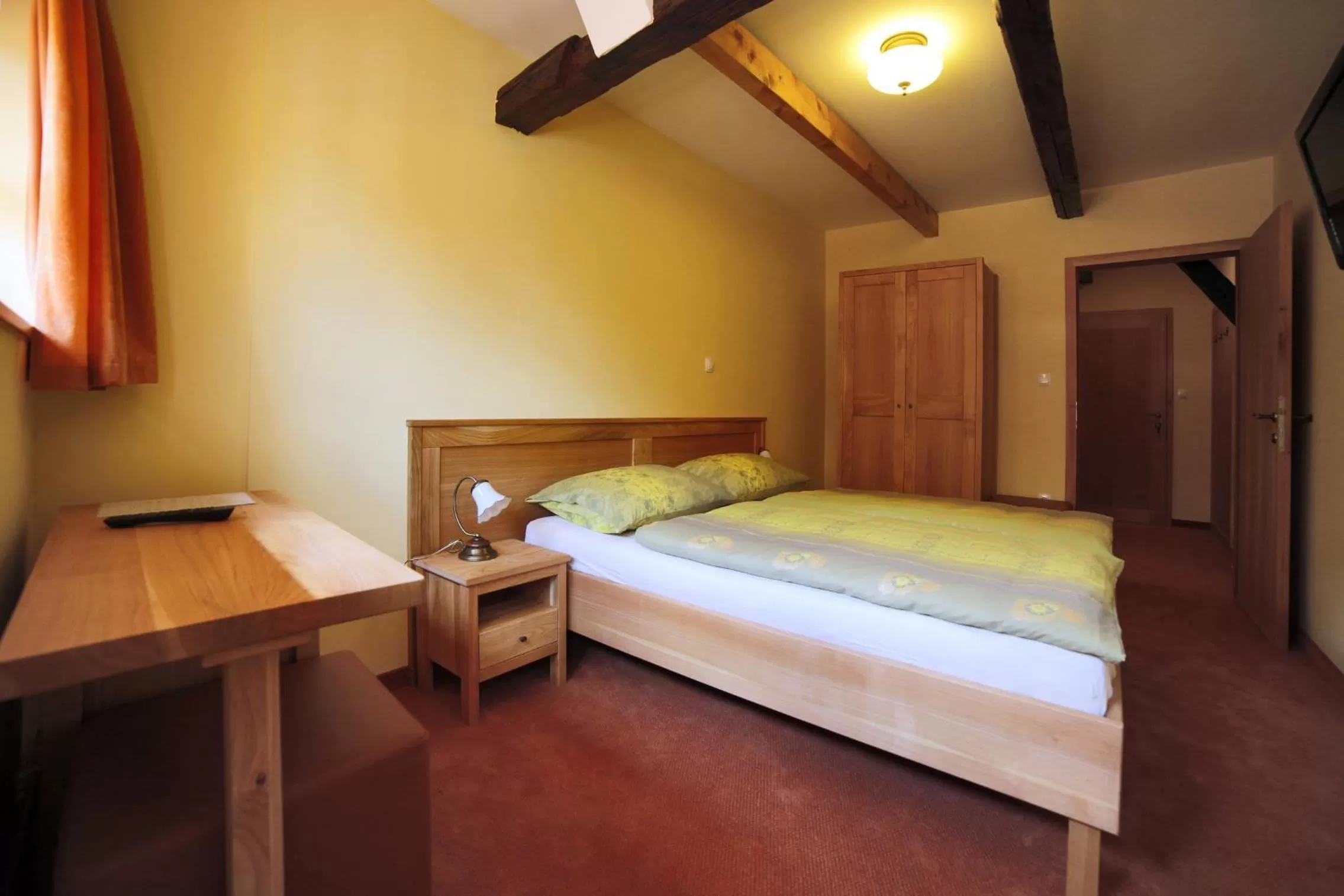 Bed in Bed & Breakfast Šilak