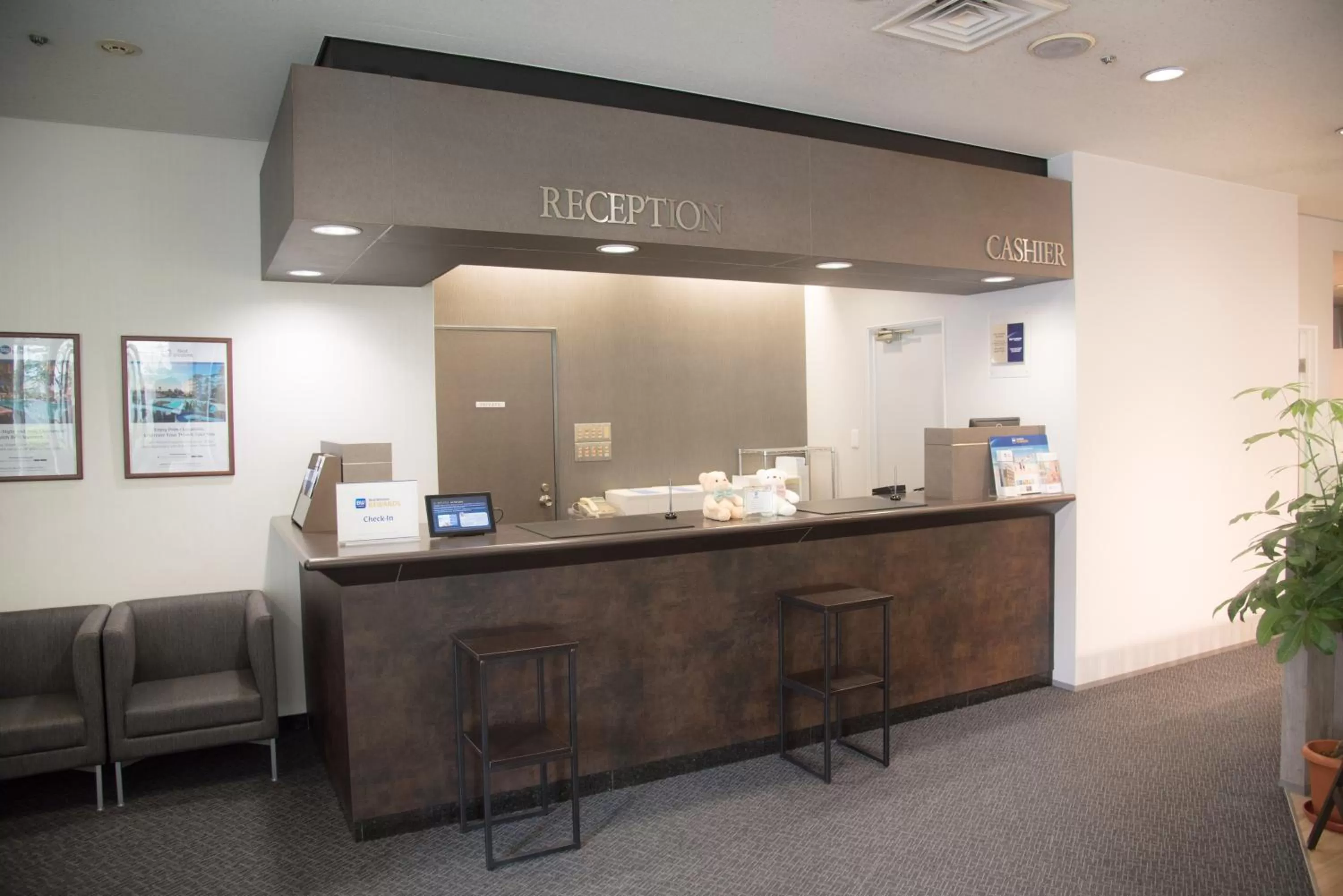 Lobby or reception in Best Western Osaka Tsukamoto