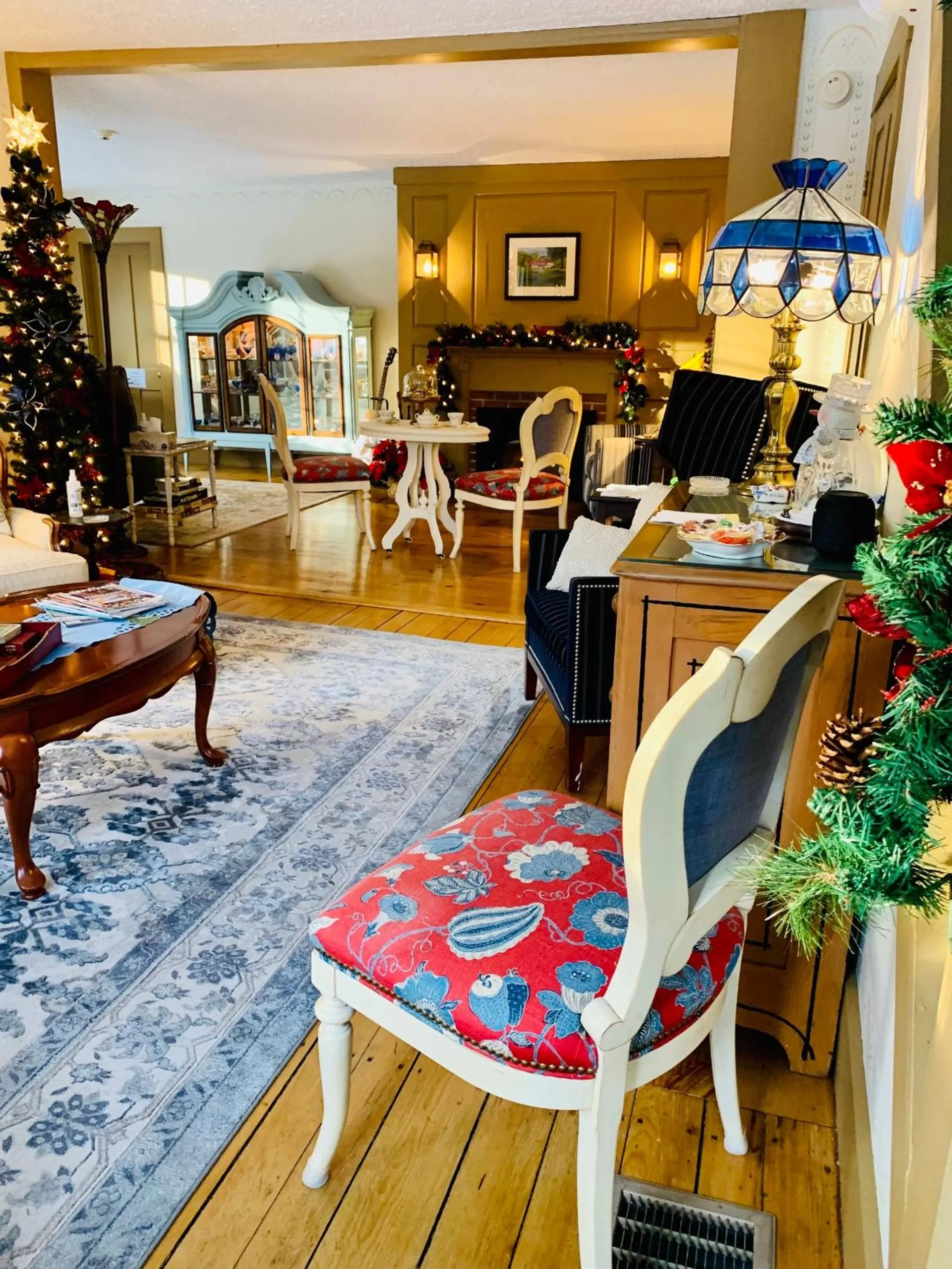 Living room in Buttonwood Inn on Mount Surprise