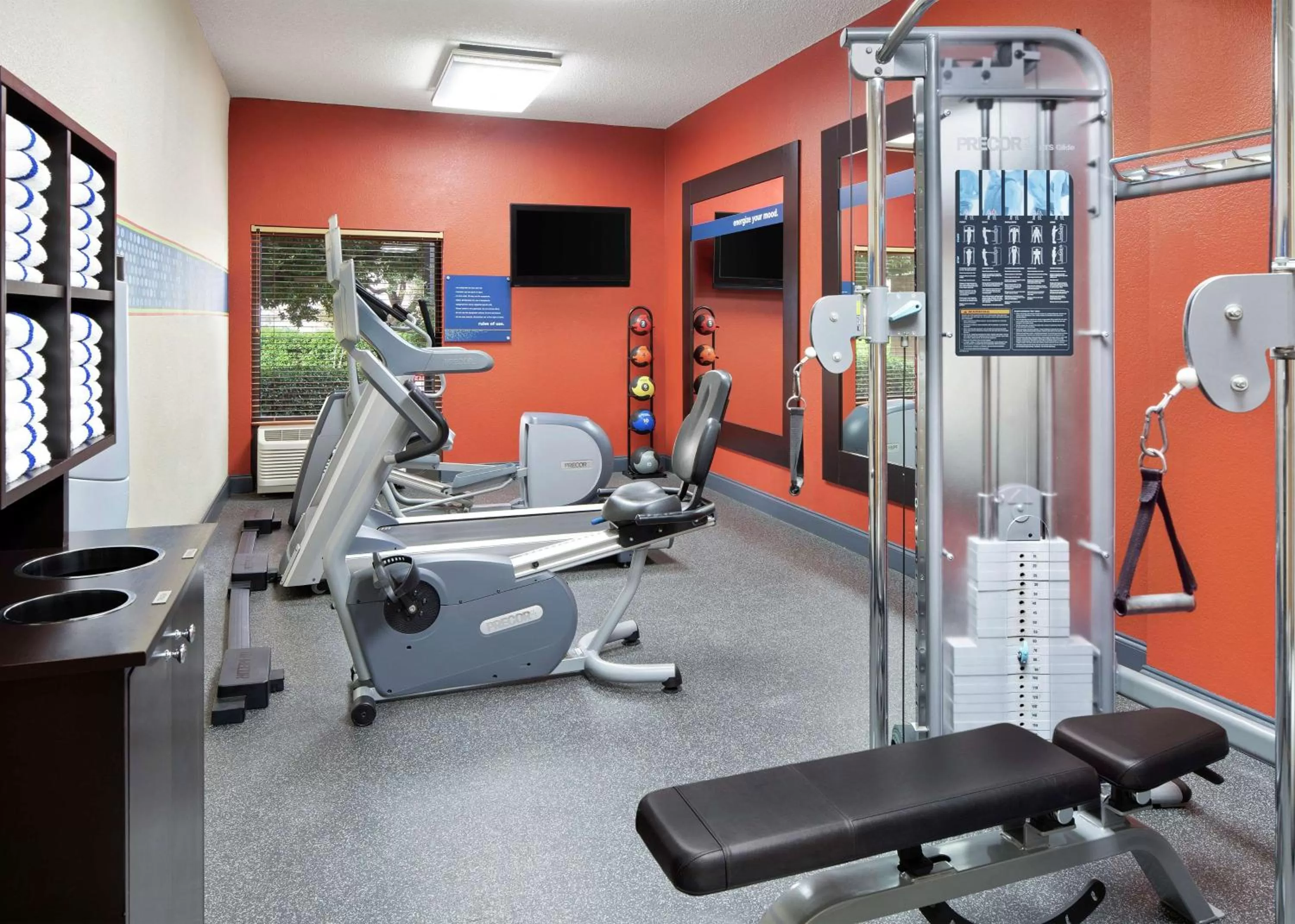 Fitness centre/facilities in Hampton Inn Dallas Irving Las Colinas