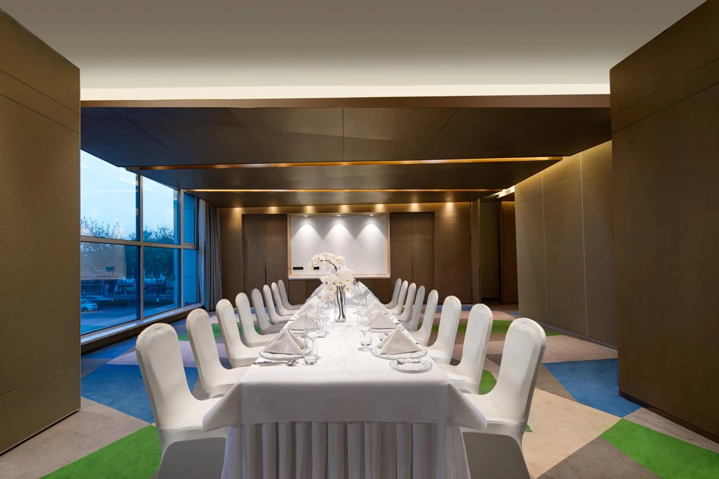 Meeting/conference room in Holiday Inn Express Langfang New Chaoyang by IHG