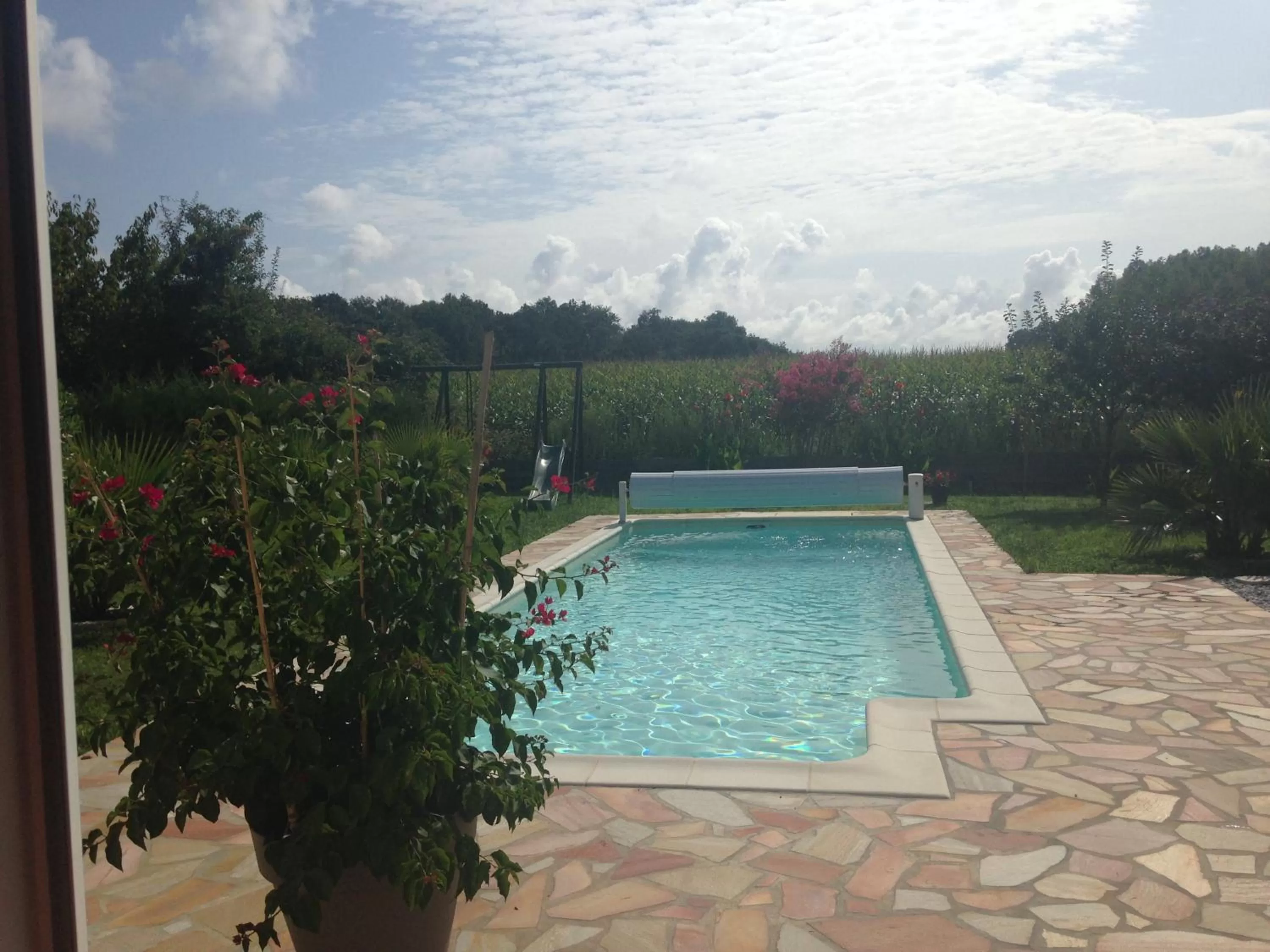 Pool view in Verolithos