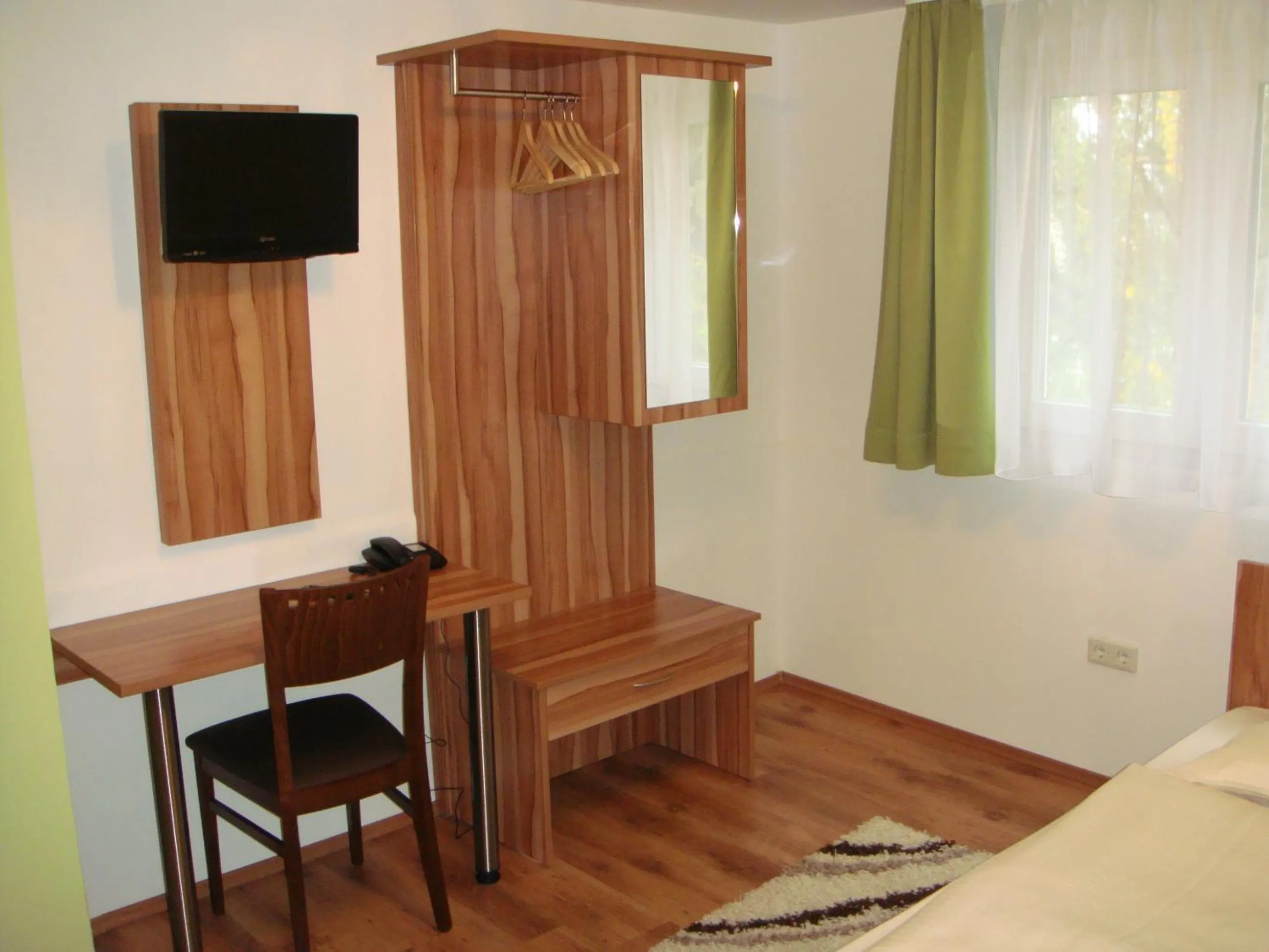 TV and multimedia, Bed in Hotel Smart-Inn