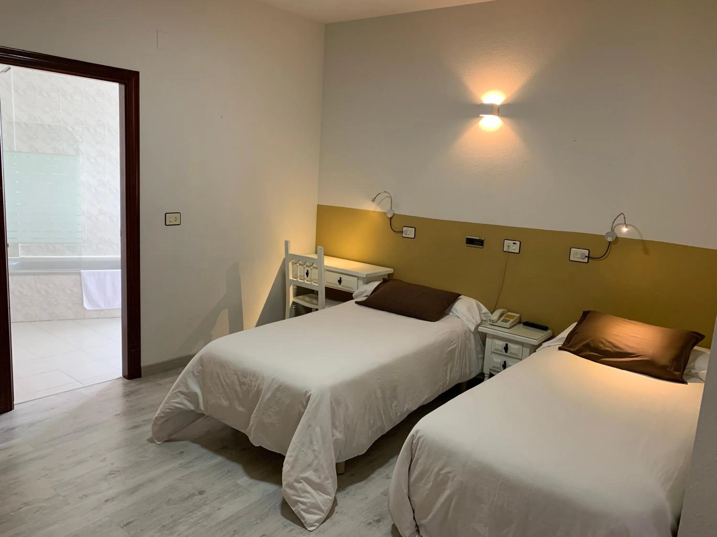 Bedroom, Bed in Hotel Los Olmos