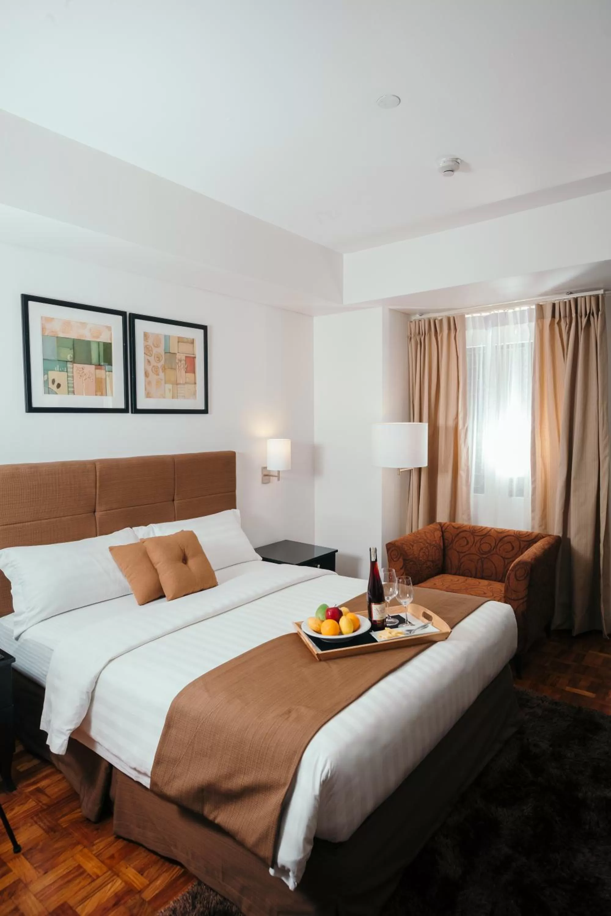 Bed in City Garden Hotel Makati