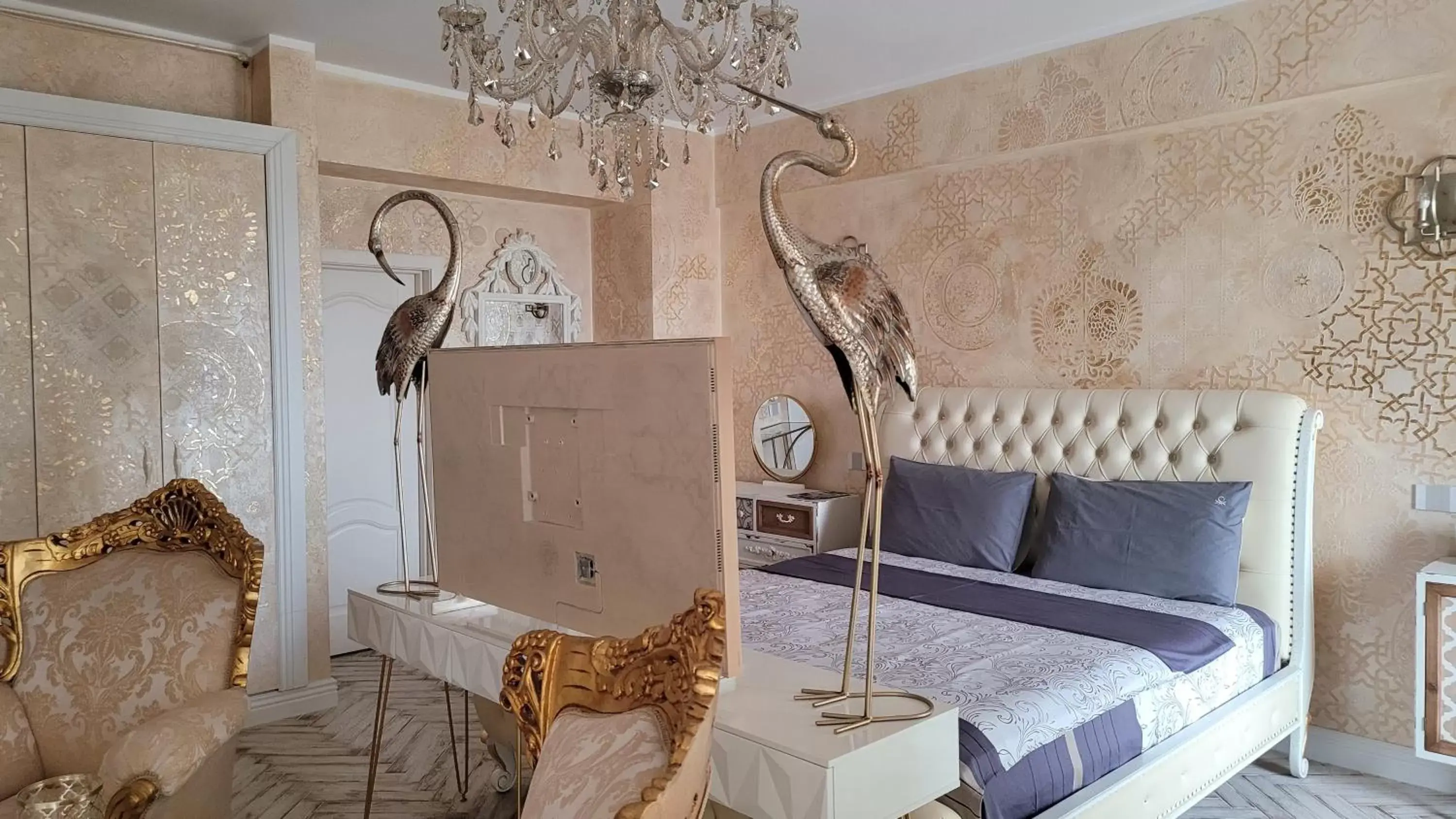 Deluxe King Suite in Terrace Suites Iasi Deluxe King Suite in Terrace Suites Iasi