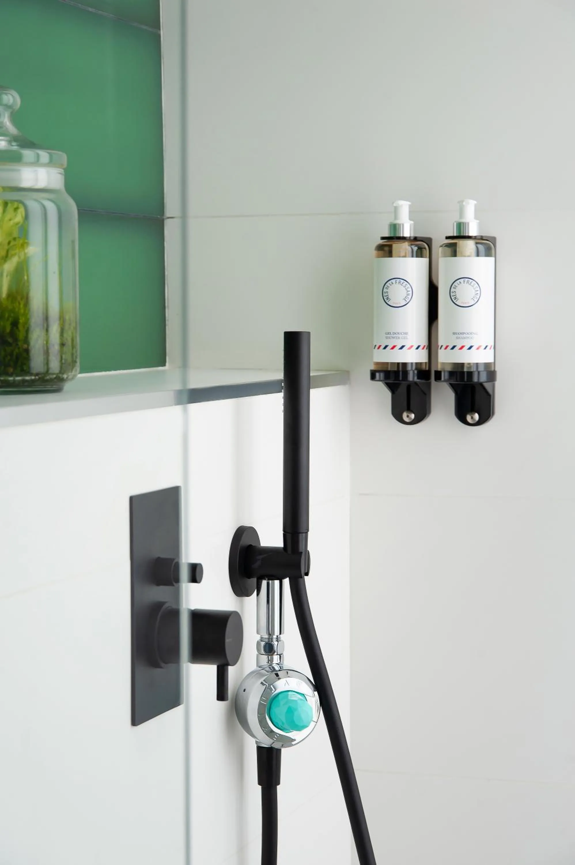 Shower in Hôtel Amoi Paris