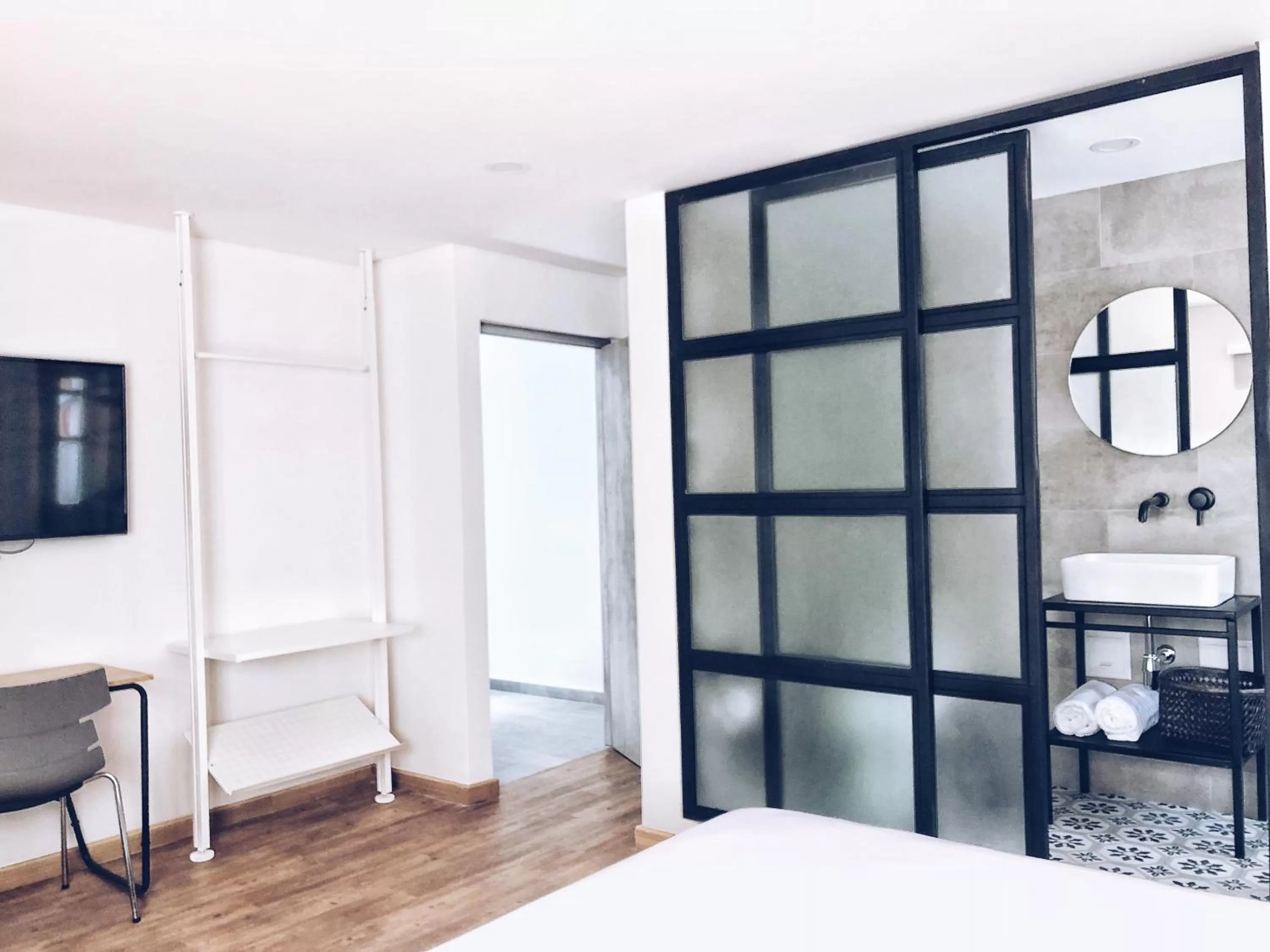 TV/Entertainment Center in 574 Hotel