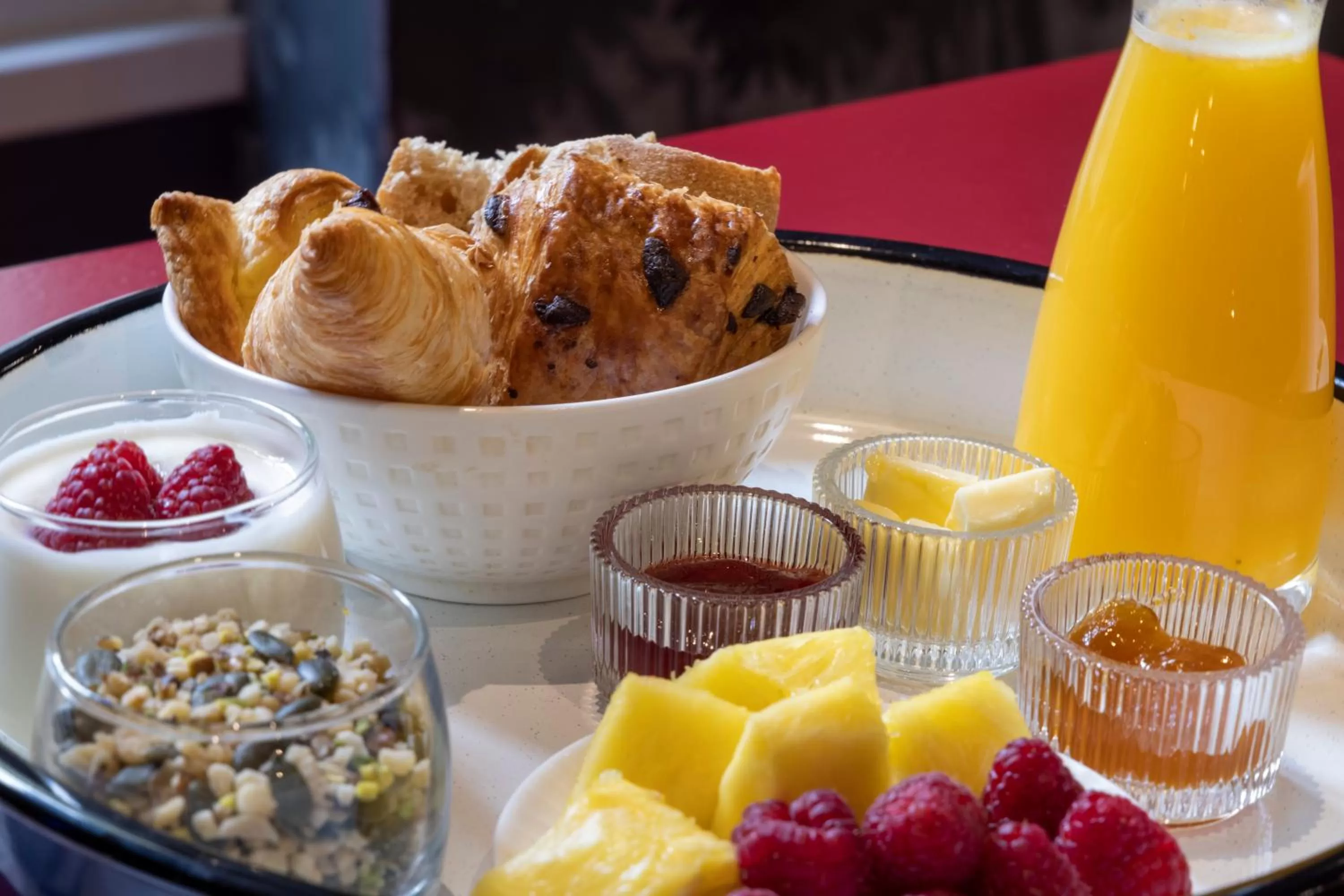 Breakfast in Les Jardins Du Luxembourg